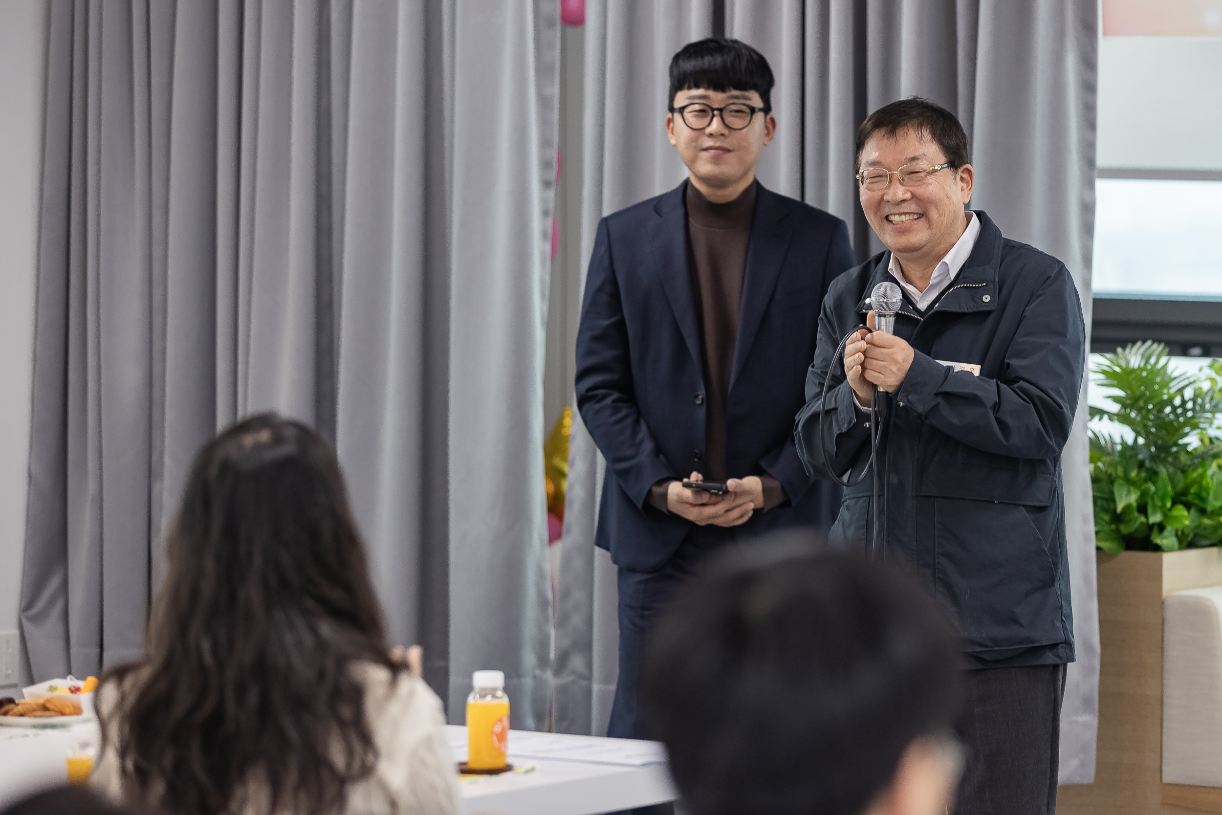 20251127-2025년 하반기 친절 직원 격려 간담회 20251127-17358_L_130137.jpg