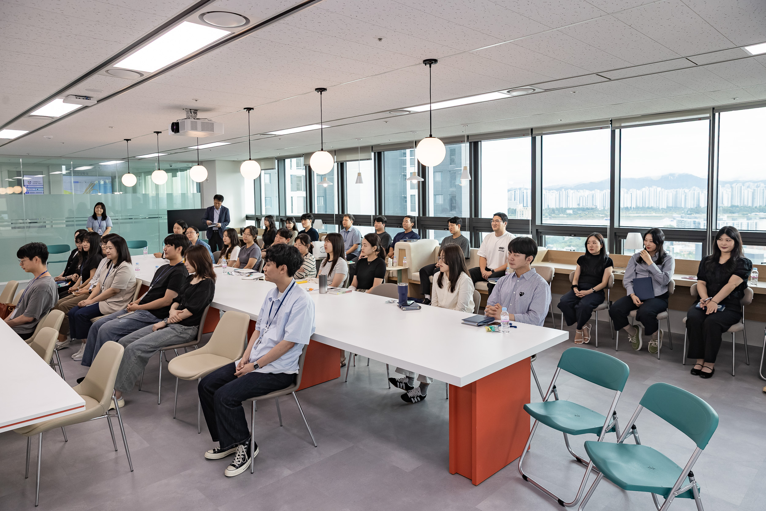 20250916-신규직원 대상 악성민원 대응 교육 20250916-28776_G_171804.jpg