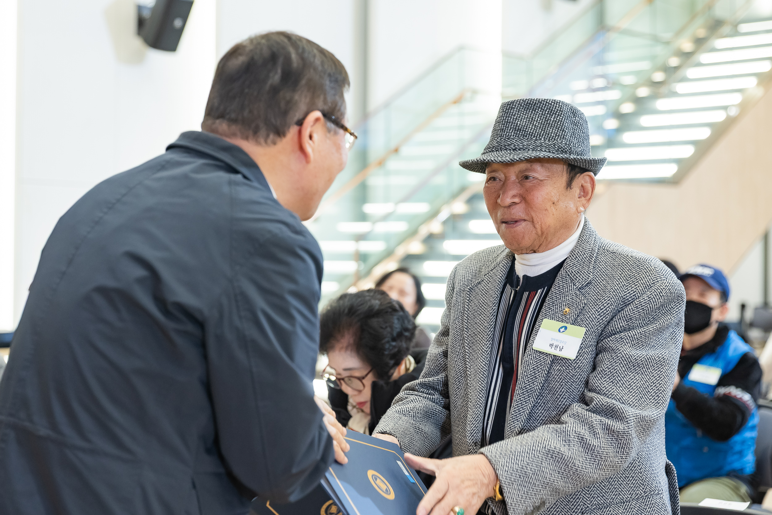 20251218-2025년 12월 정기 구민표창 수여식 20251218-38858_L_154326.jpg