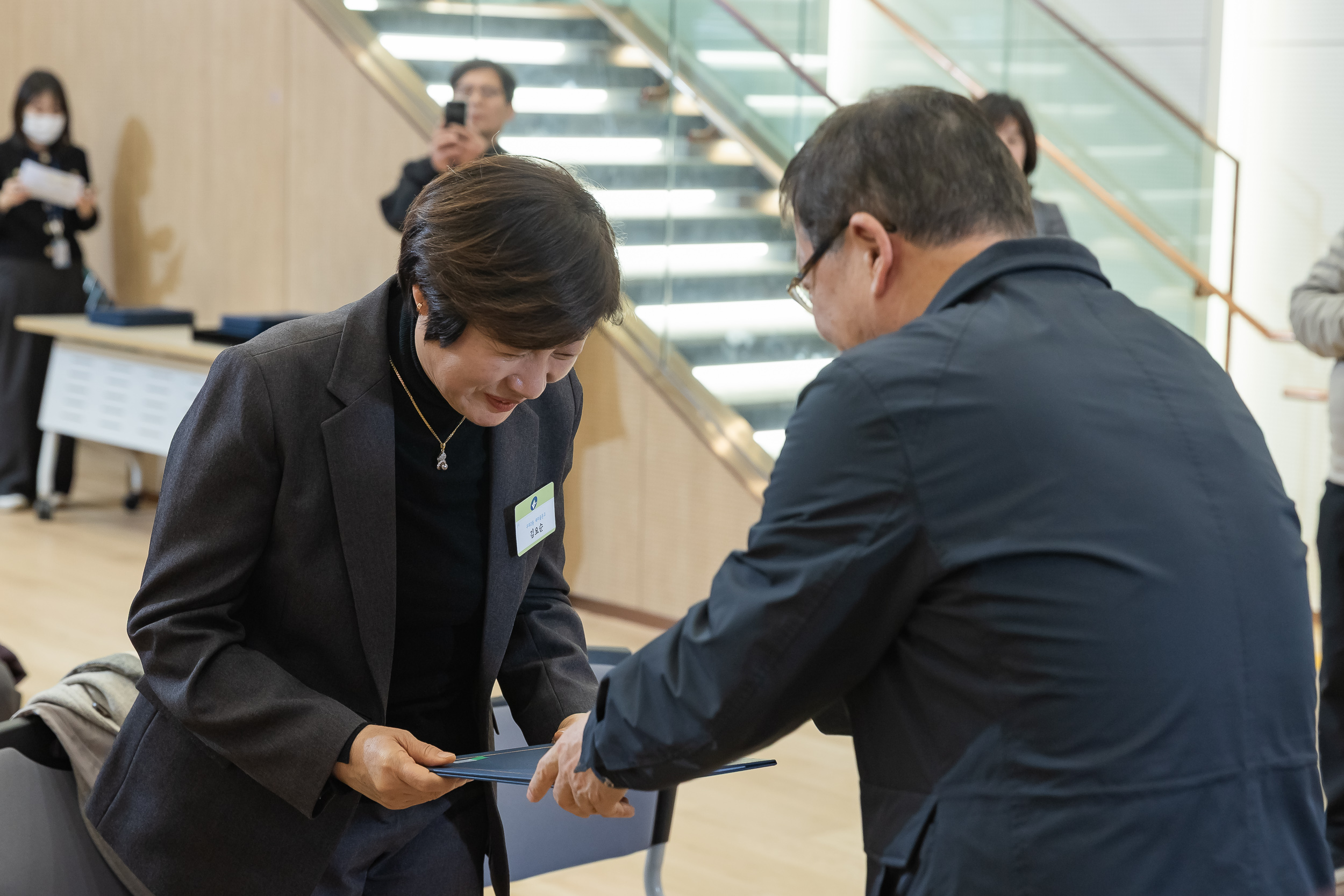 20251218-2025년 12월 정기 구민표창 수여식 20251218-38968_L_154327.jpg