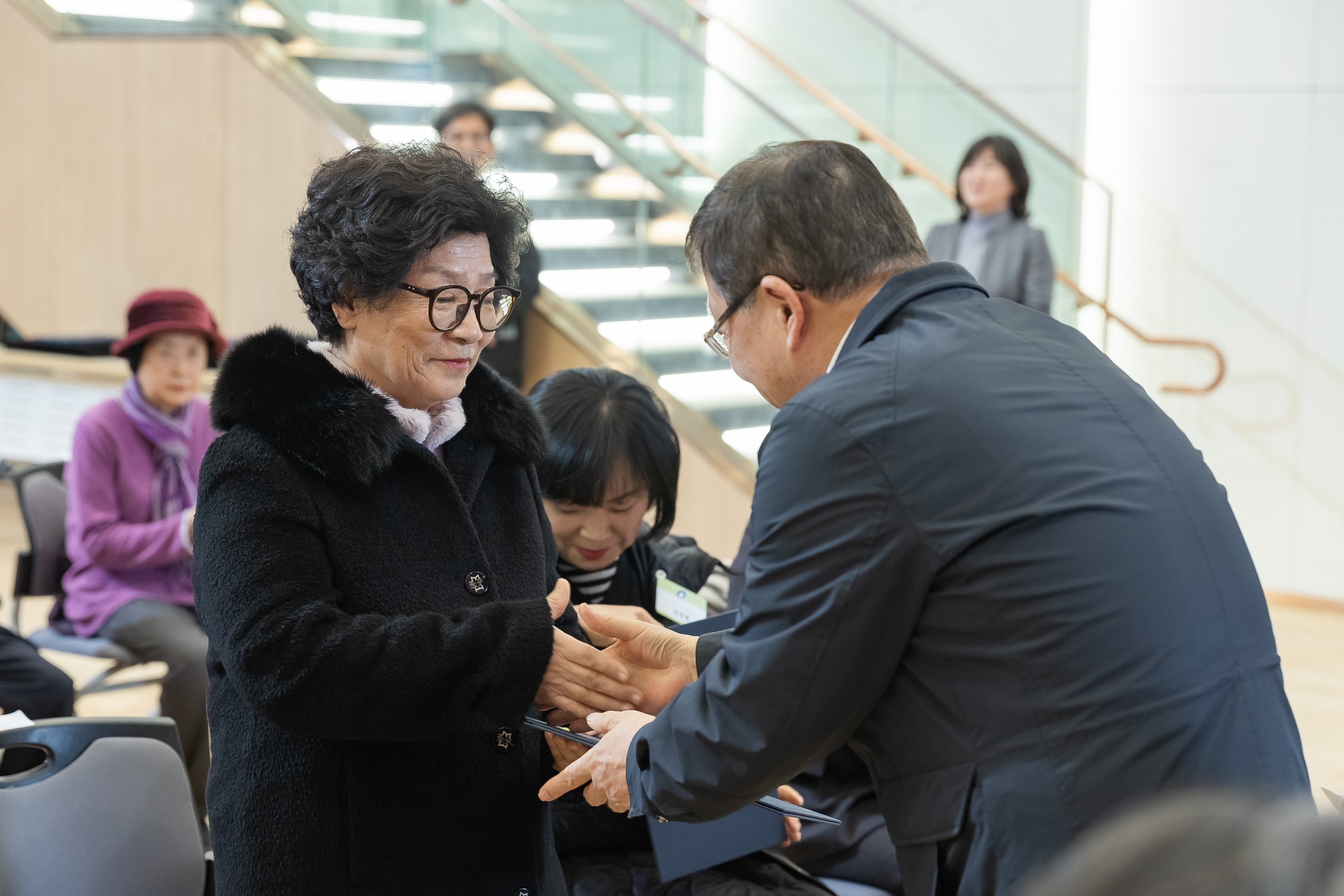 20251218-2025년 12월 정기 구민표창 수여식 20251218-38994_L_154327.jpg