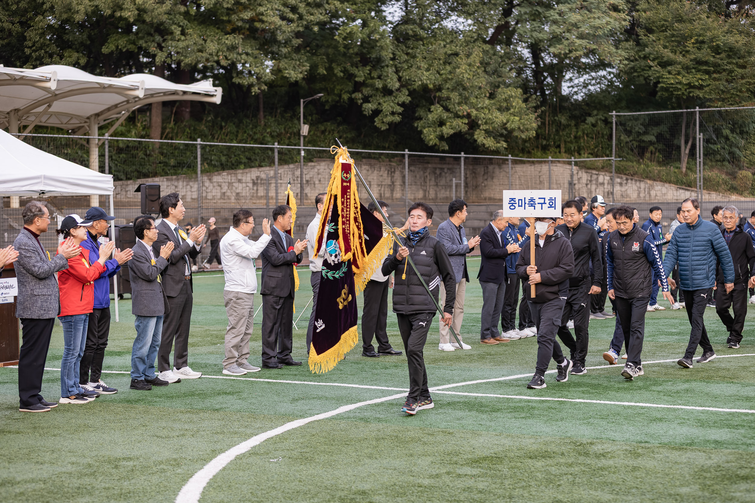 20251026-제30회 광진구협회장기 축구대회 20251026-71340_L_181546.jpg