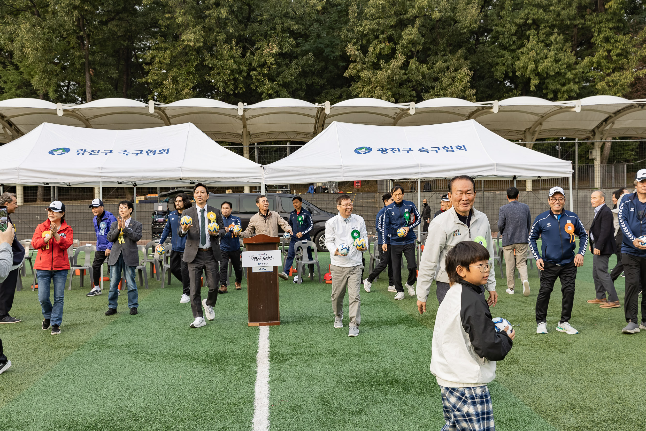 20251026-제30회 광진구협회장기 축구대회 20251026-71863_L_181549.jpg