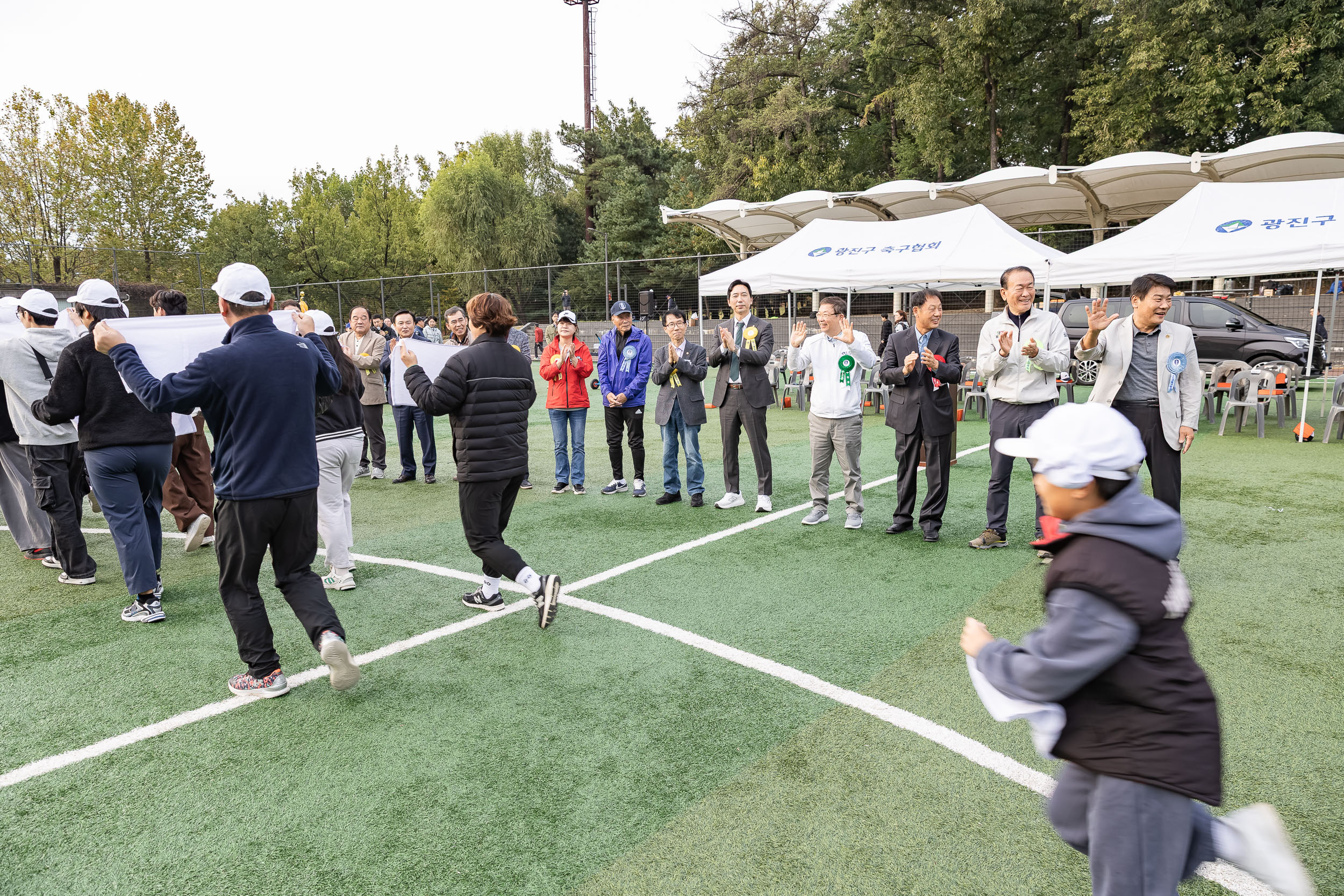 20251026-제30회 광진구협회장기 축구대회 20251026-71265_L_181546.jpg