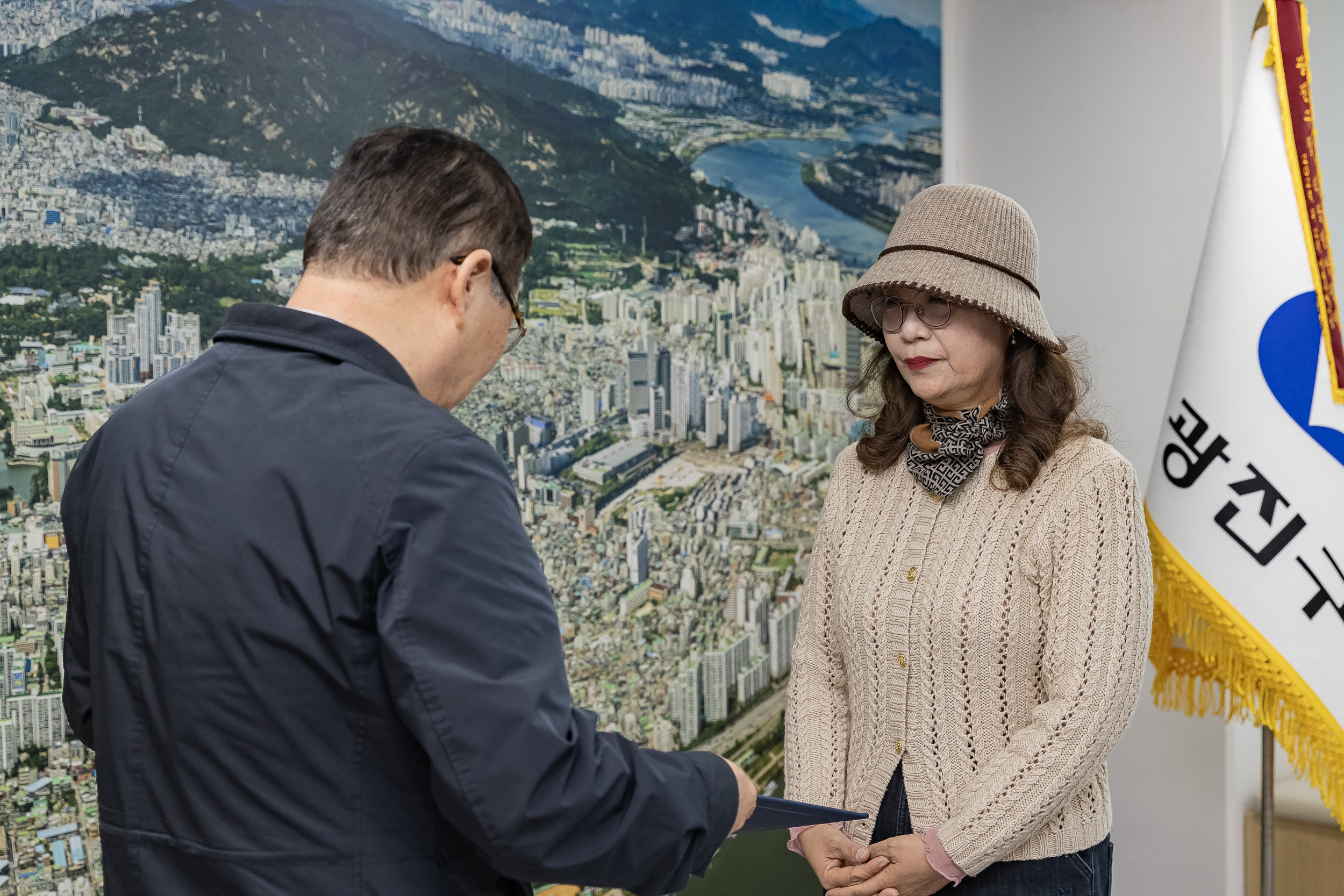 20251212-2025년 통장 활동 유공자 표창장 전수식 20251212-33271_L_191758.jpg