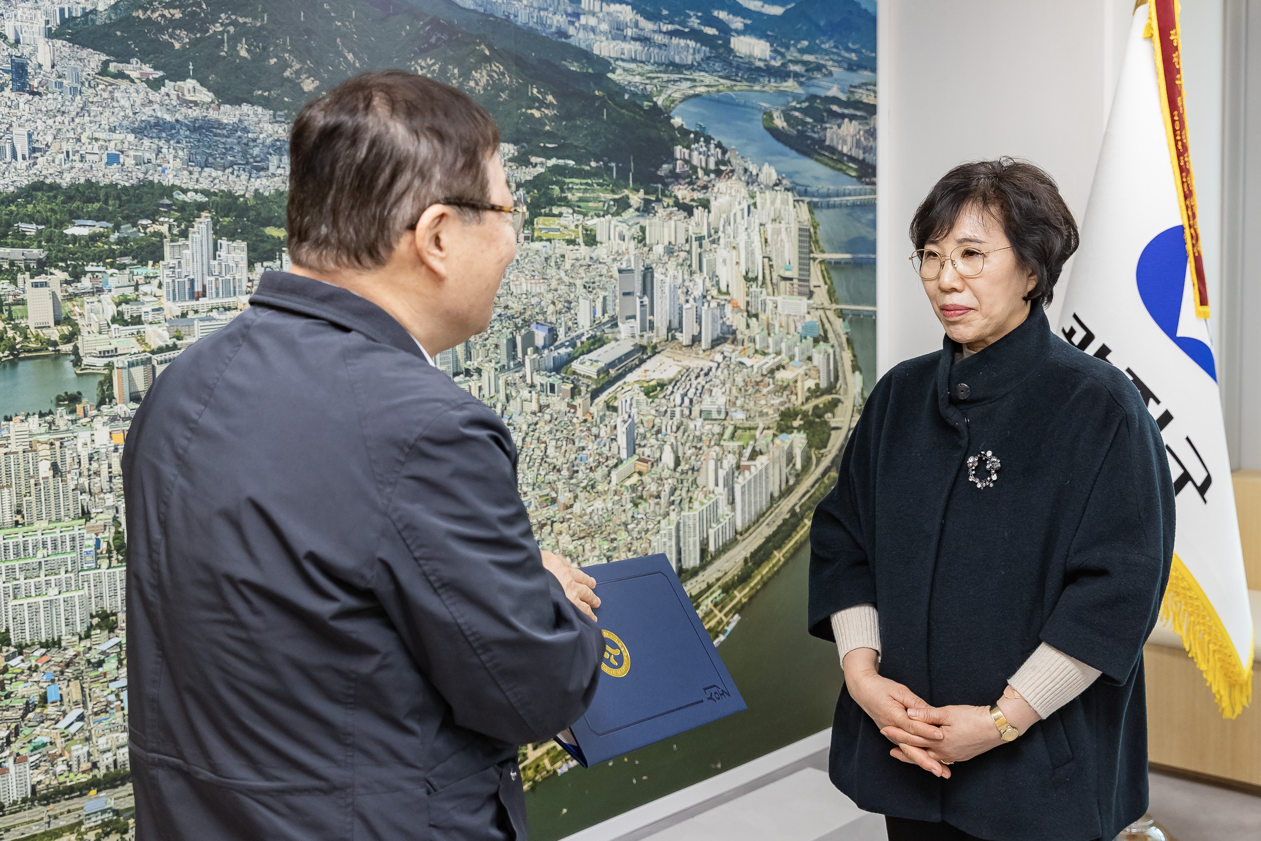 20251212-2025년 통장 활동 유공자 표창장 전수식 20251212-33288_L_191758.jpg