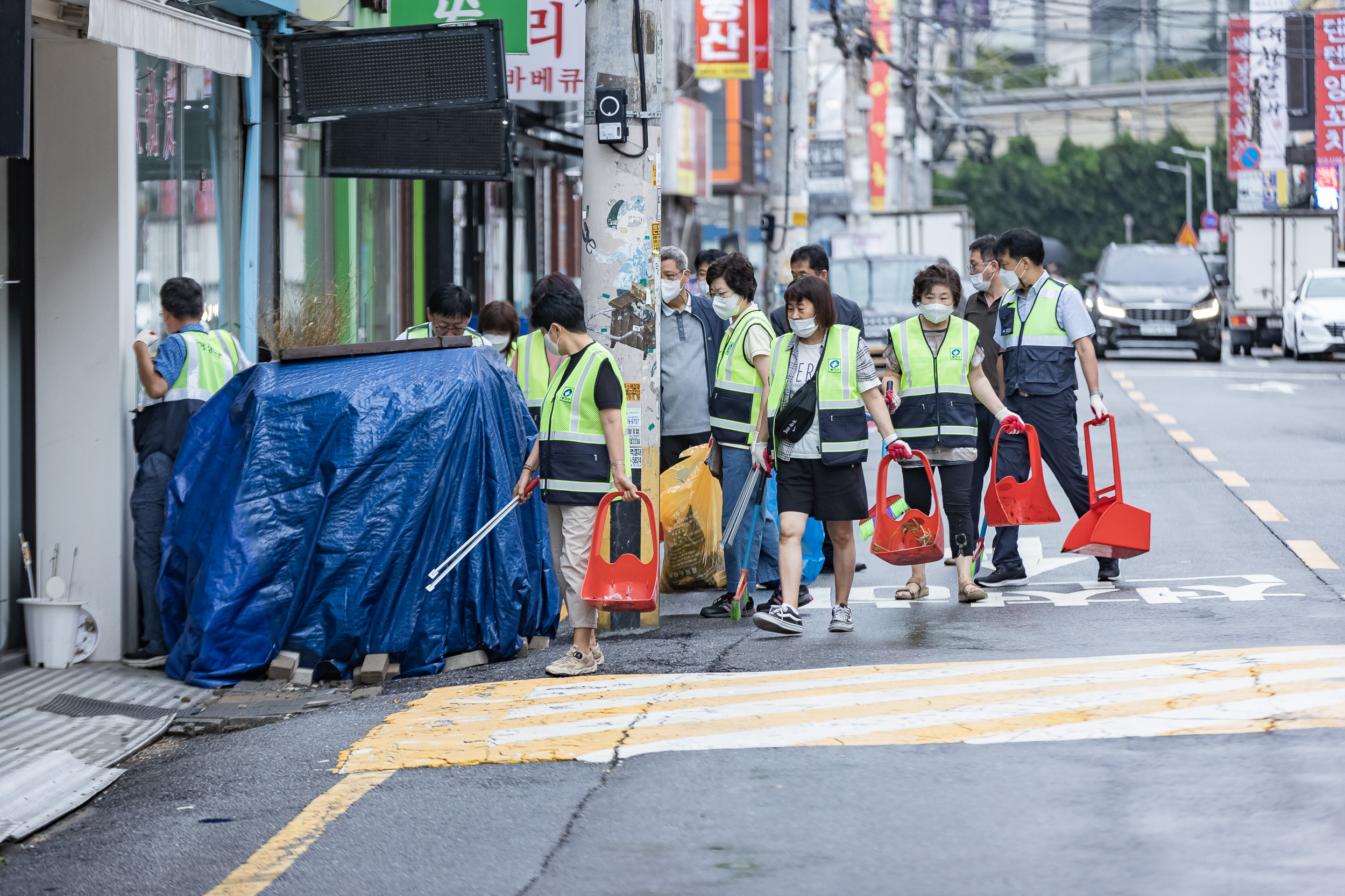 20220823-제2회 주민과 함께하는 골목청소-자양4동 220823-1023_G_130043.jpg