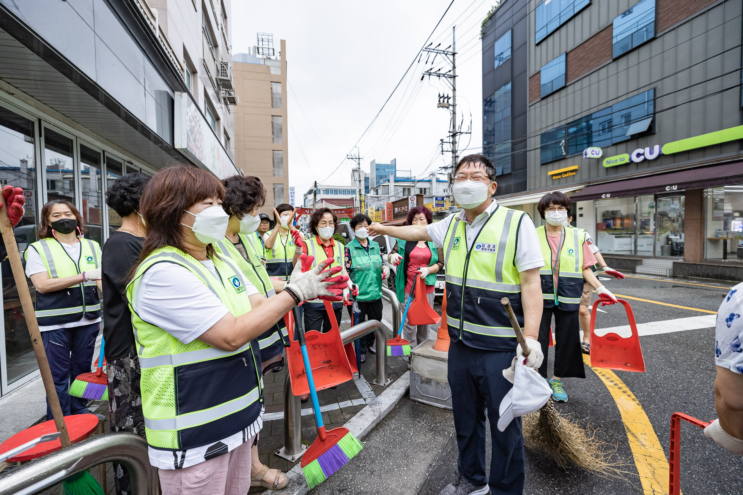 20220823-제2회 주민과 함께하는 골목청소-자양4동 220823-2033_G_130048.jpg