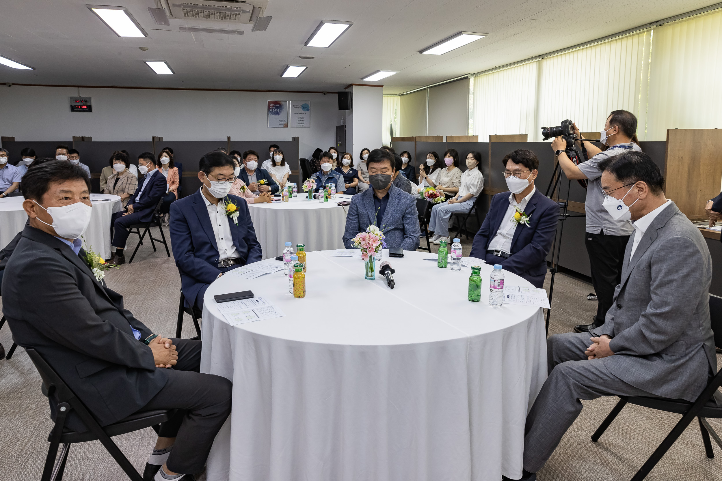 20220621-공로연수 및 퇴임자 공로패 전수식 20220621_6615_G_091613.jpg