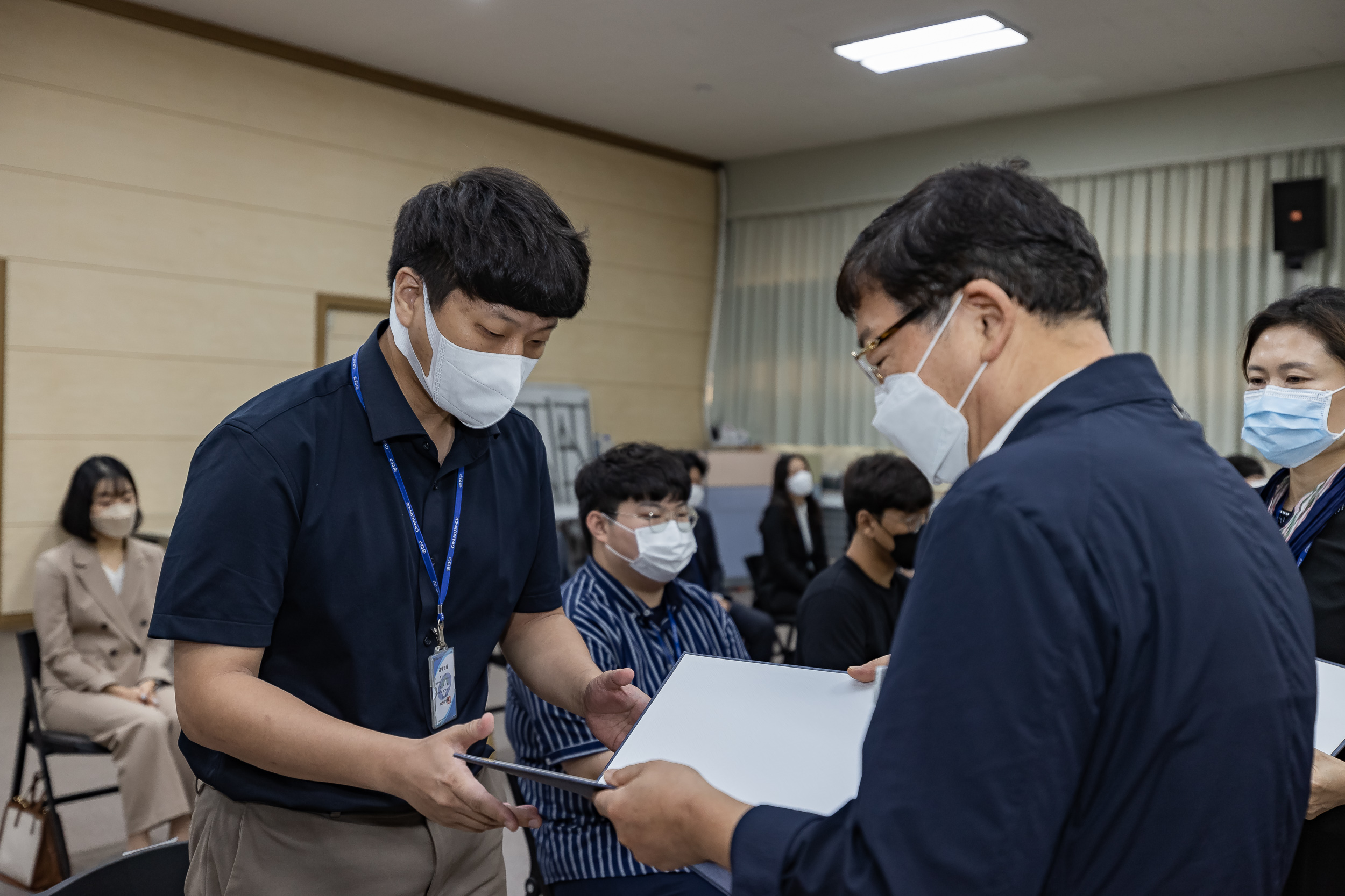 20220826-2022년 하반기 기술직 정기인사 임명장 수여식 220826-0387_G_122941.jpg