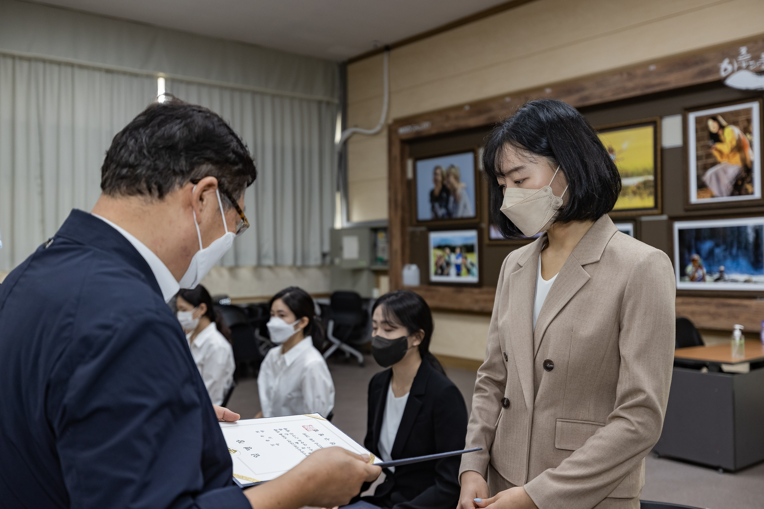 20220826-2022년 하반기 기술직 정기인사 임명장 수여식 220826-0459_G_122944.jpg