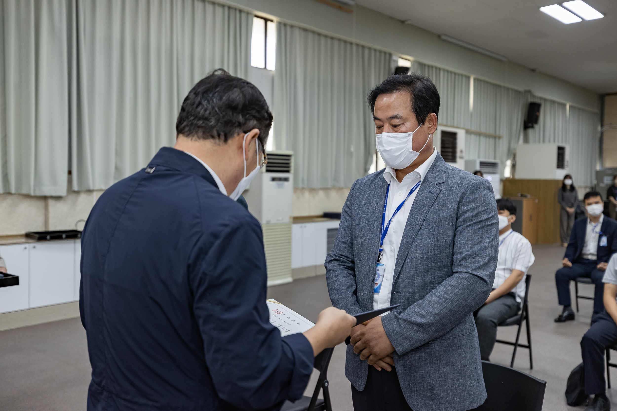 20220826-2022년 하반기 기술직 정기인사 임명장 수여식 220826-0018_G_122927.jpg