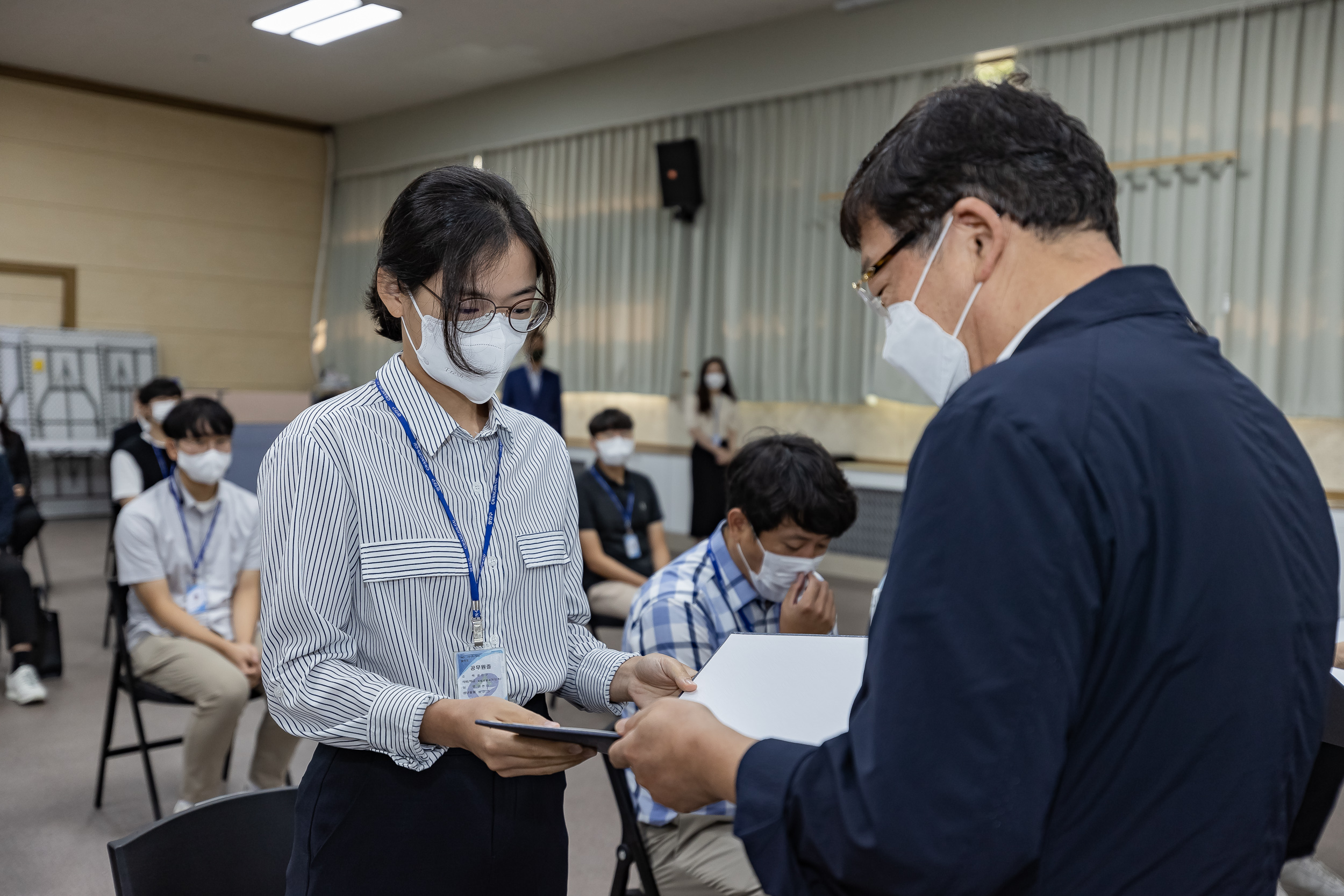 20220826-2022년 하반기 기술직 정기인사 임명장 수여식 220826-0225_G_122935.jpg