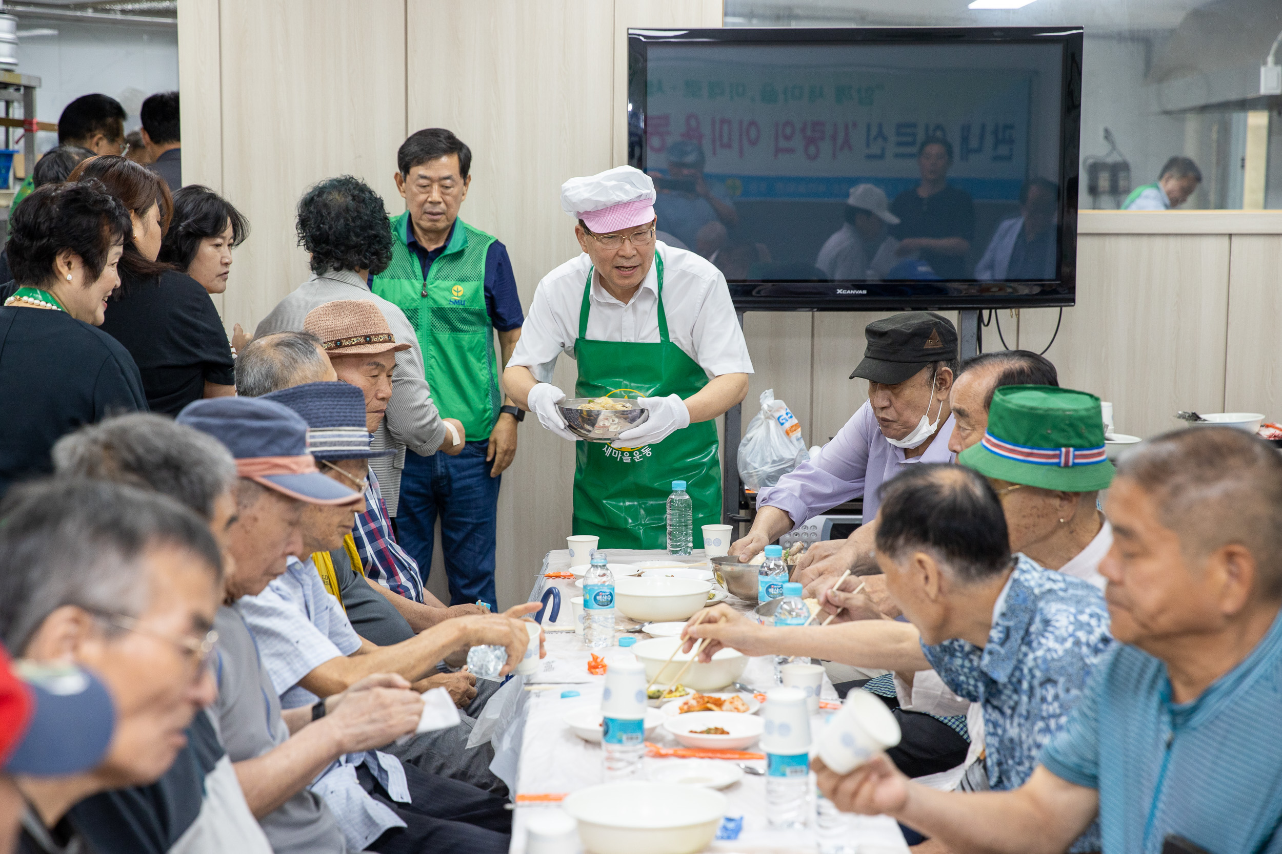 20250715-광진구새마을회 관내 어르신 사랑의 이용봉사 및 점심대접 20250715-5225_L_092943.jpg
