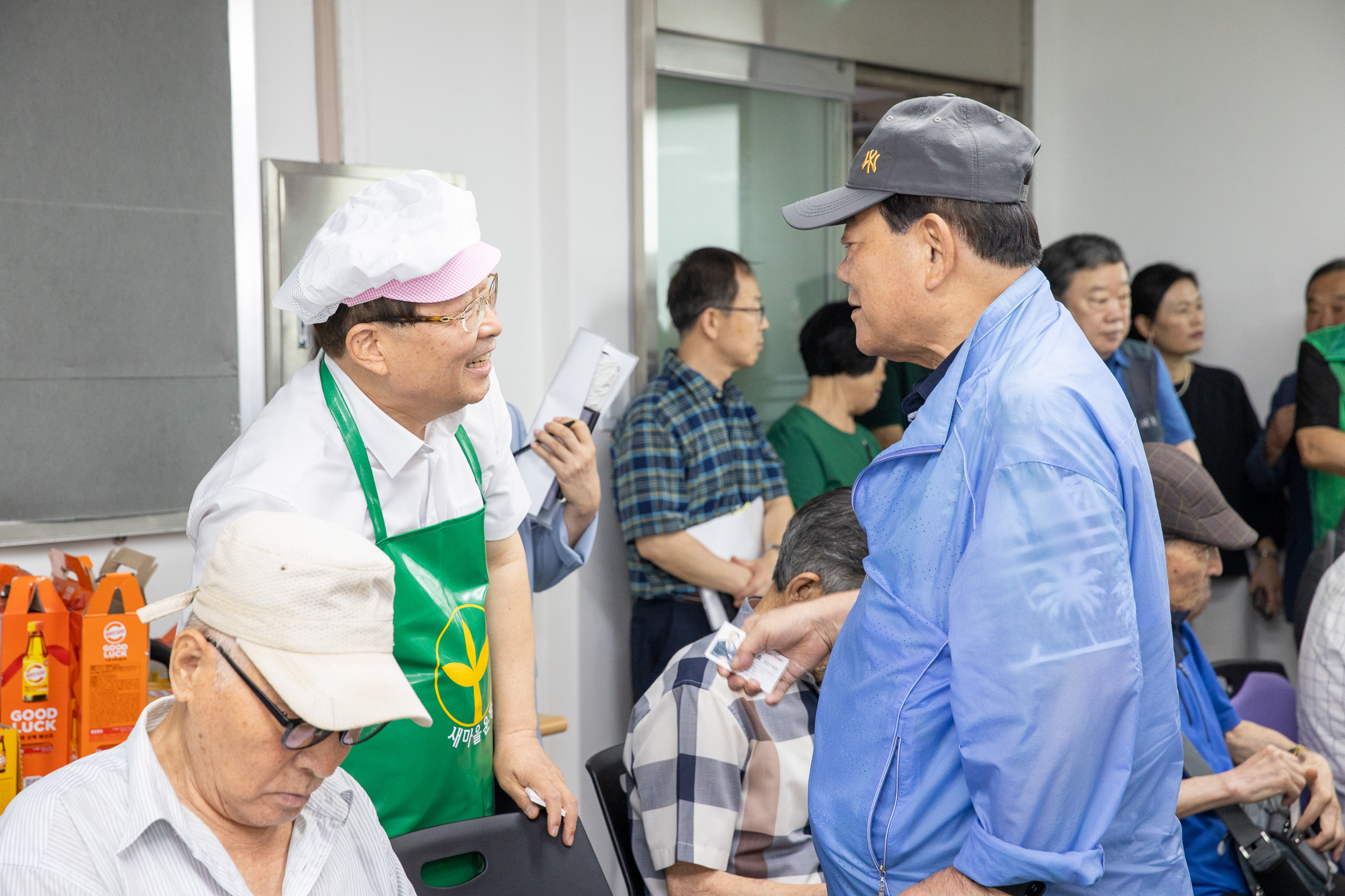 20250715-광진구새마을회 관내 어르신 사랑의 이용봉사 및 점심대접 20250715-5263_L_092944.jpg