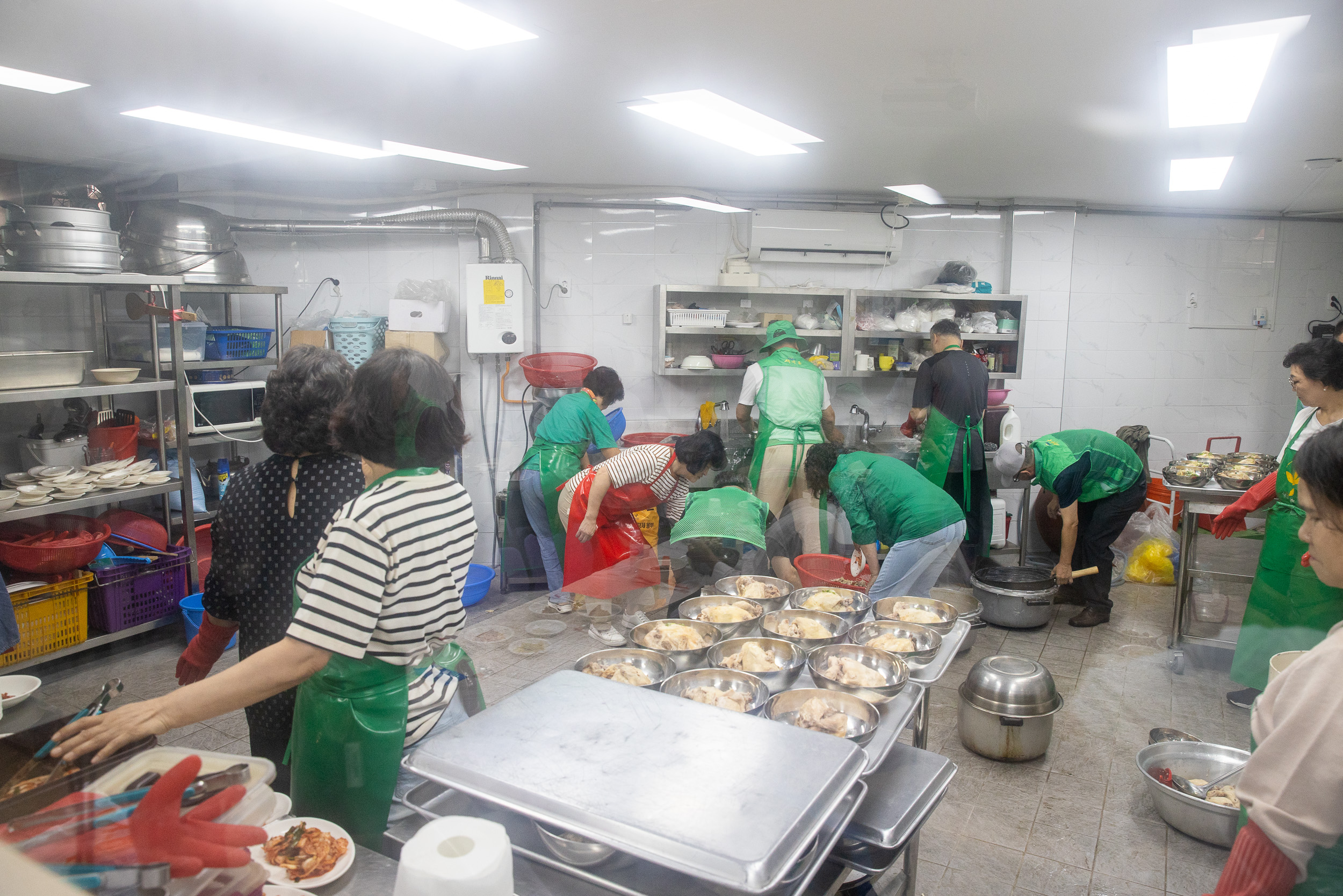 20250715-광진구새마을회 관내 어르신 사랑의 이용봉사 및 점심대접 20250715-5275_L_092944.jpg