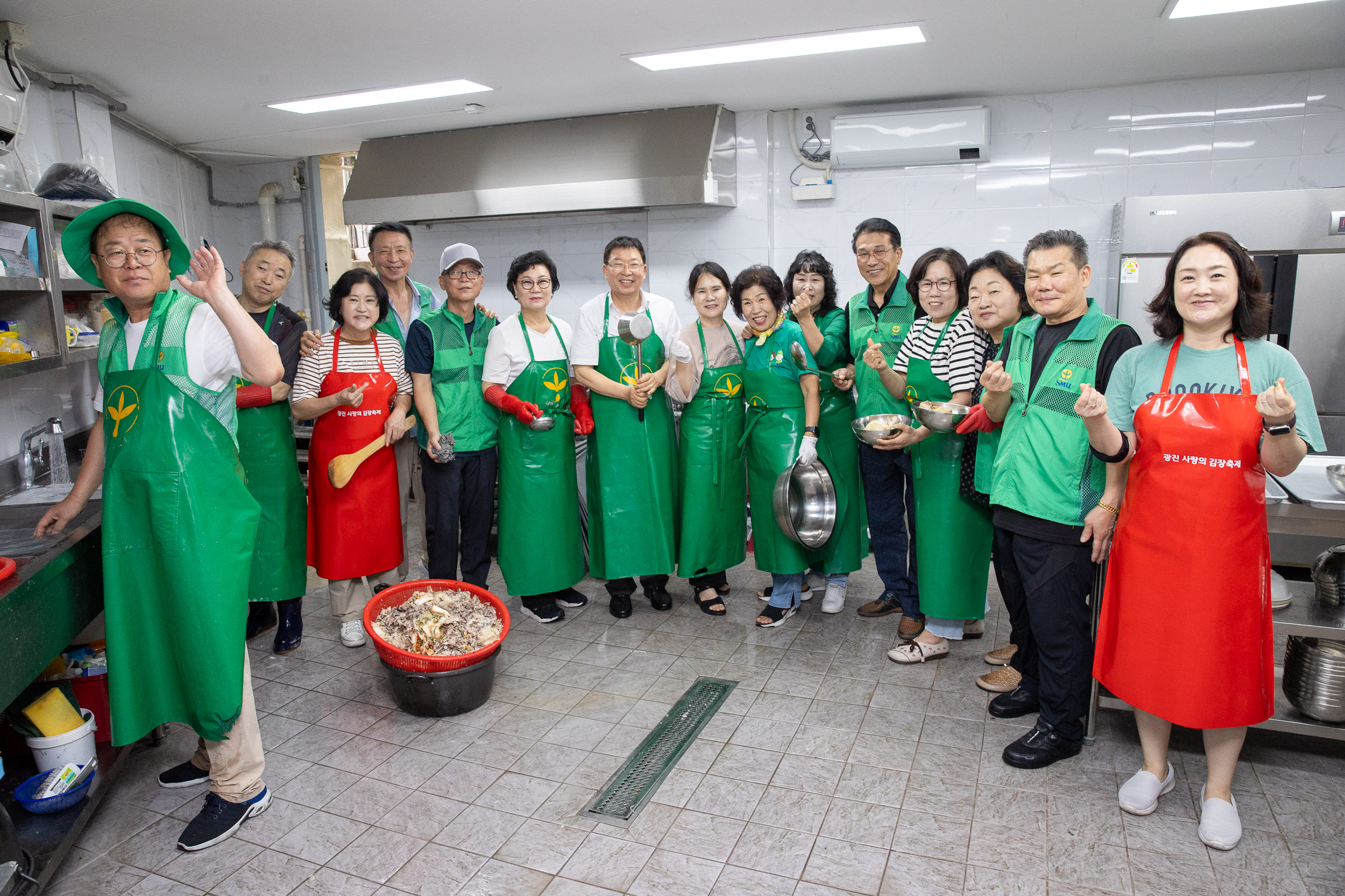 20250715-광진구새마을회 관내 어르신 사랑의 이용봉사 및 점심대접 20250715-5376_L_092944.jpg
