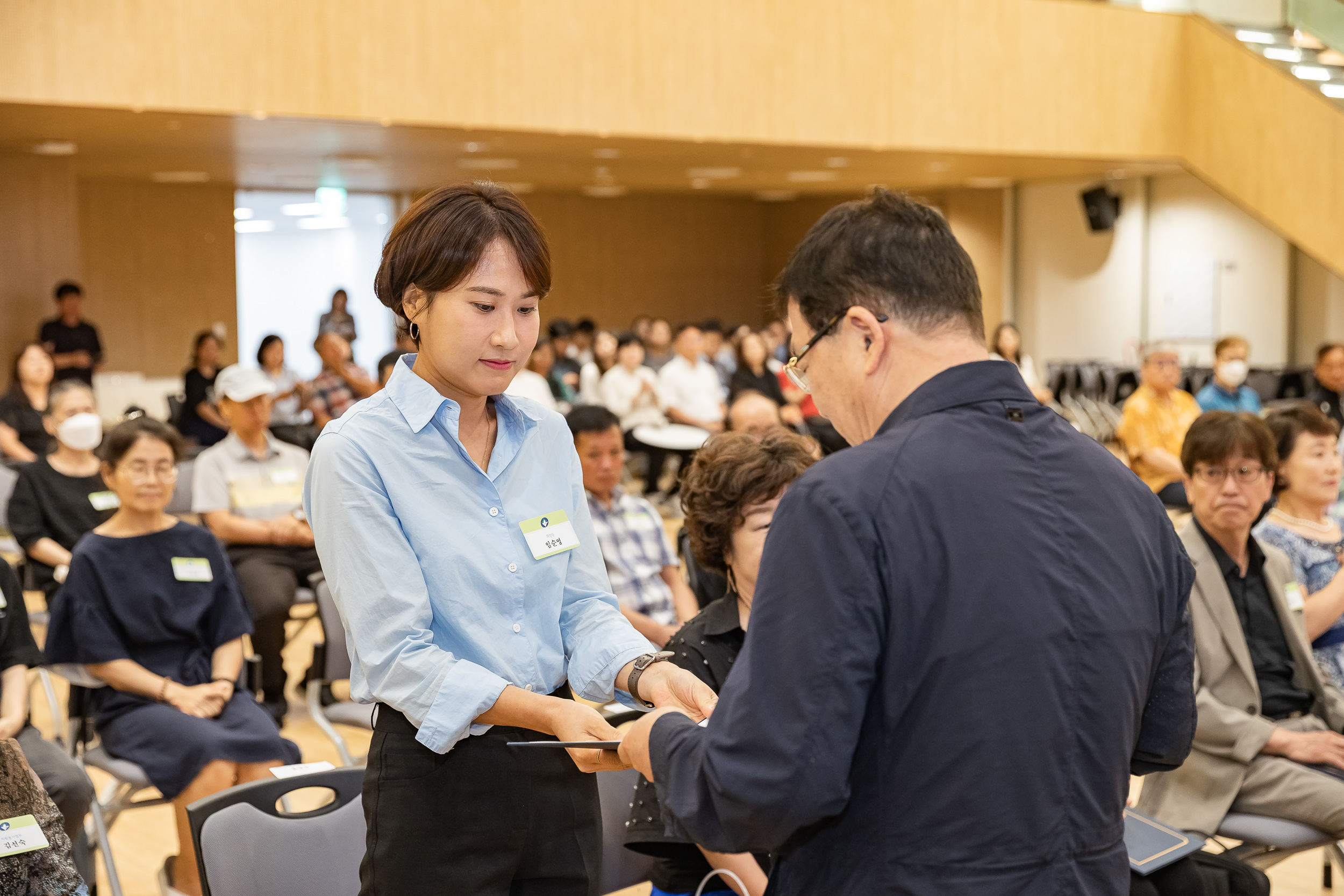 20250717-2025년 7월 정기 구민표창 수여식 20250717-085357_L_180109.jpg