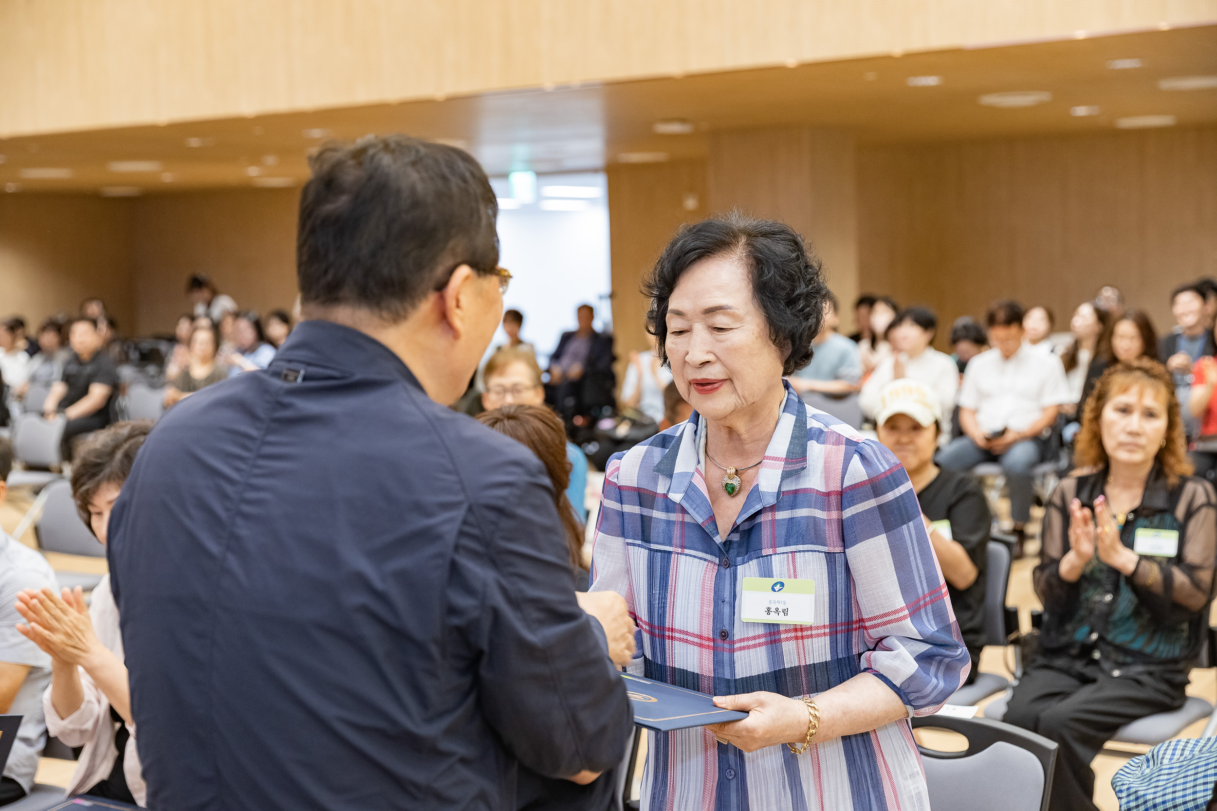 20250717-2025년 7월 정기 구민표창 수여식 20250717-085585_L_180110.jpg