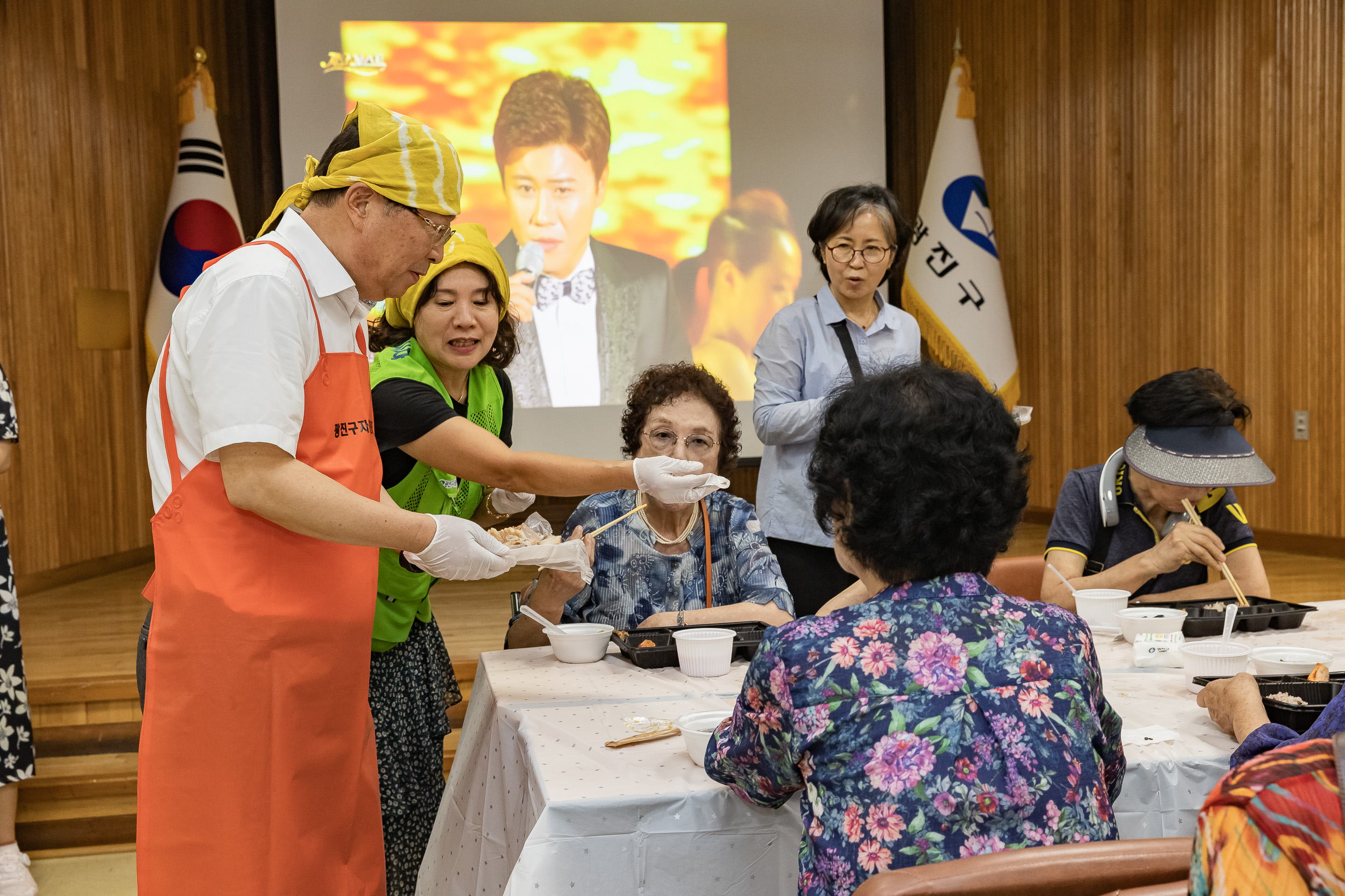 20250730-구의3동 자원봉사캠프 어르신과 함께하는 건강한 한 끼 나눔 20250730-20569_L_164122.jpg