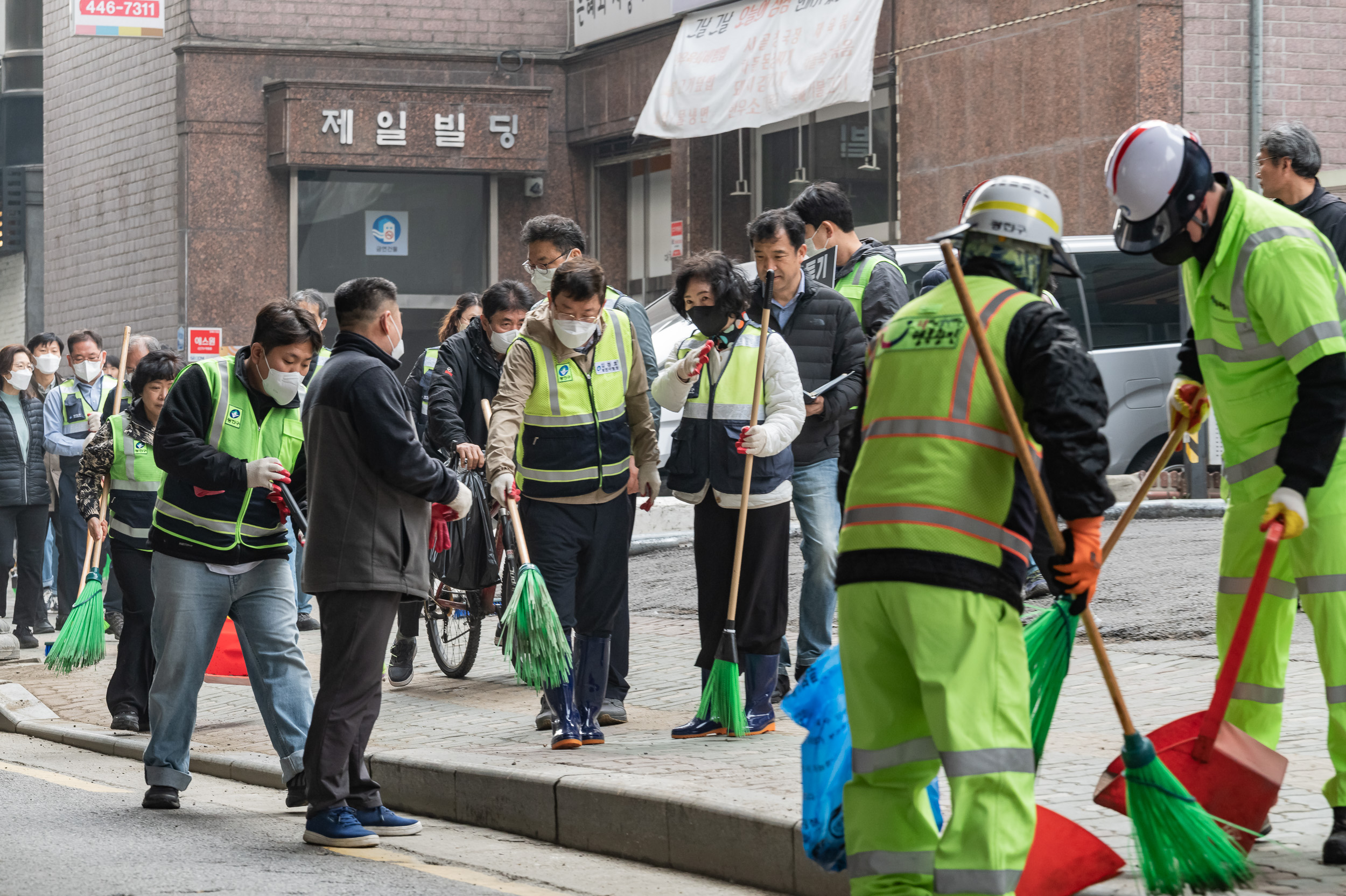 20250325-2025년 봄맞이 대청소의 날 20250325-32717_L_085454.jpg