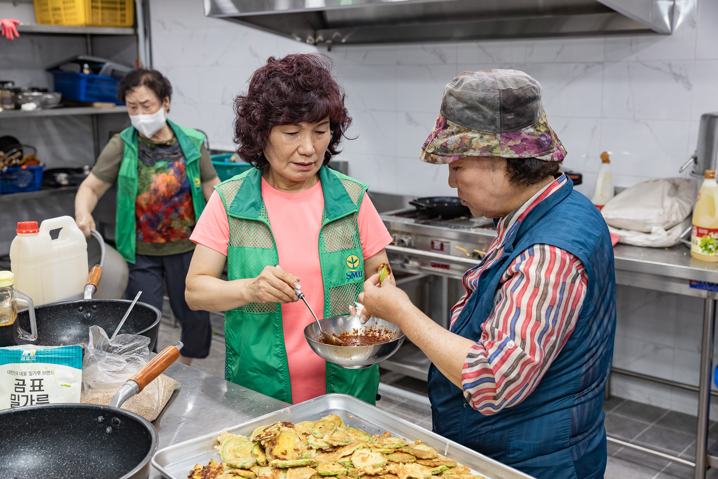 20250714-자양4동 새마을부녀회 밑반찬 나눔 행사 20250714-3931_L_130152.jpg