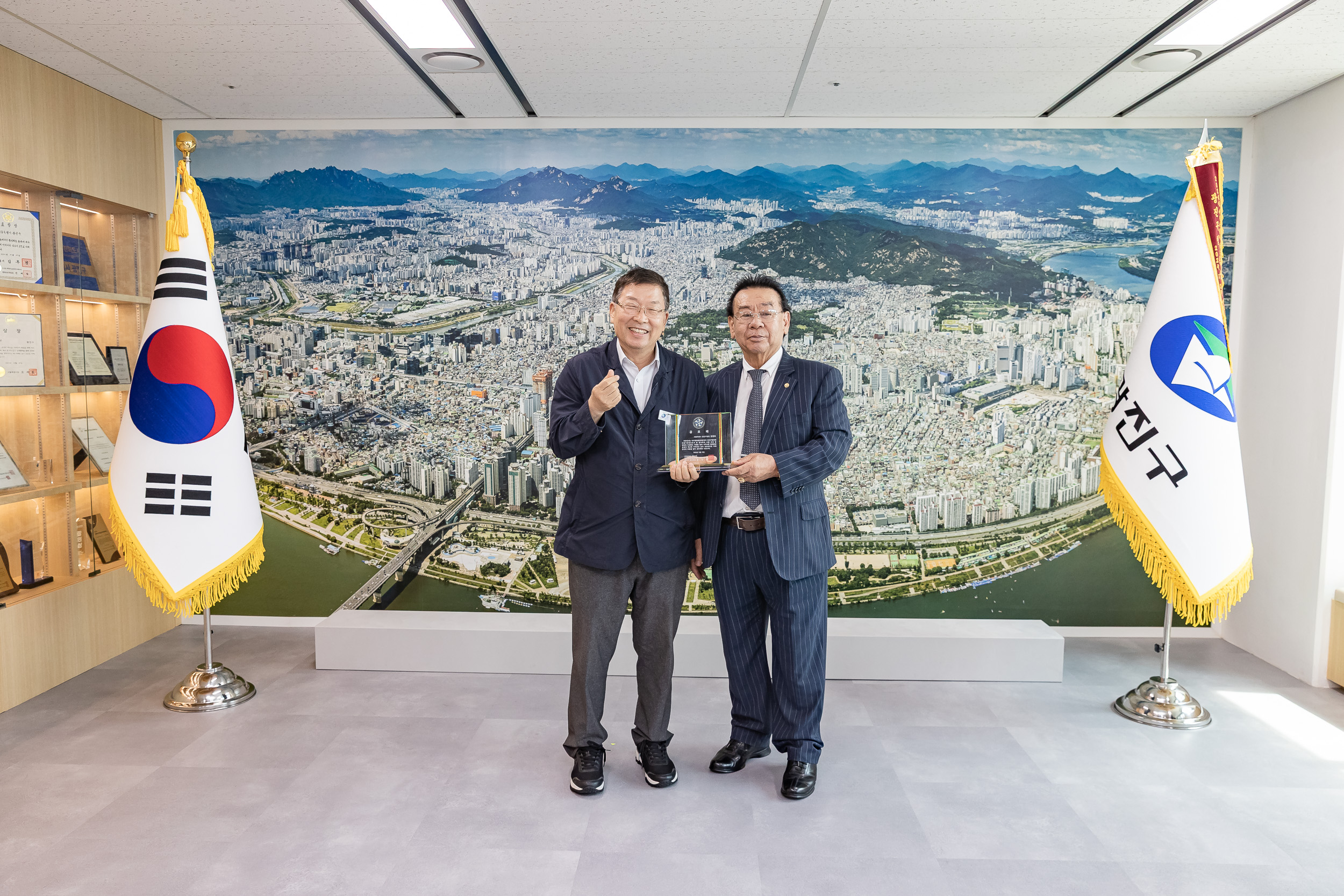 20250826-민주평화통일자문회의 감사패 수여 20250826-9019_L_151401.jpg