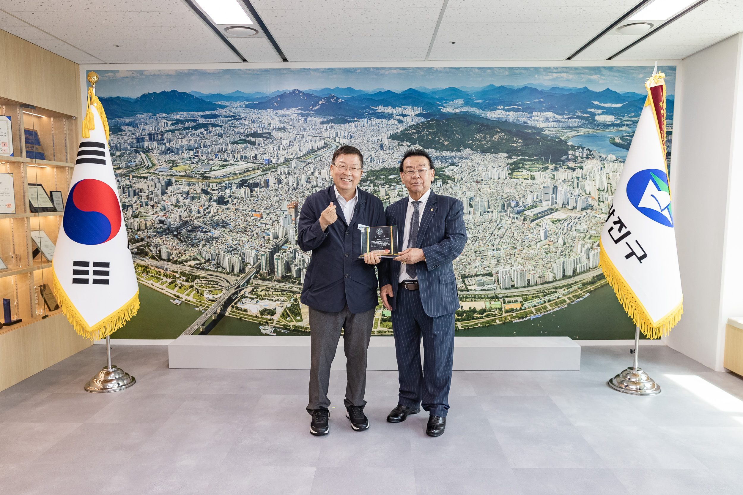 20250826-민주평화통일자문회의 감사패 수여 20250826-9029_L_151401.jpg