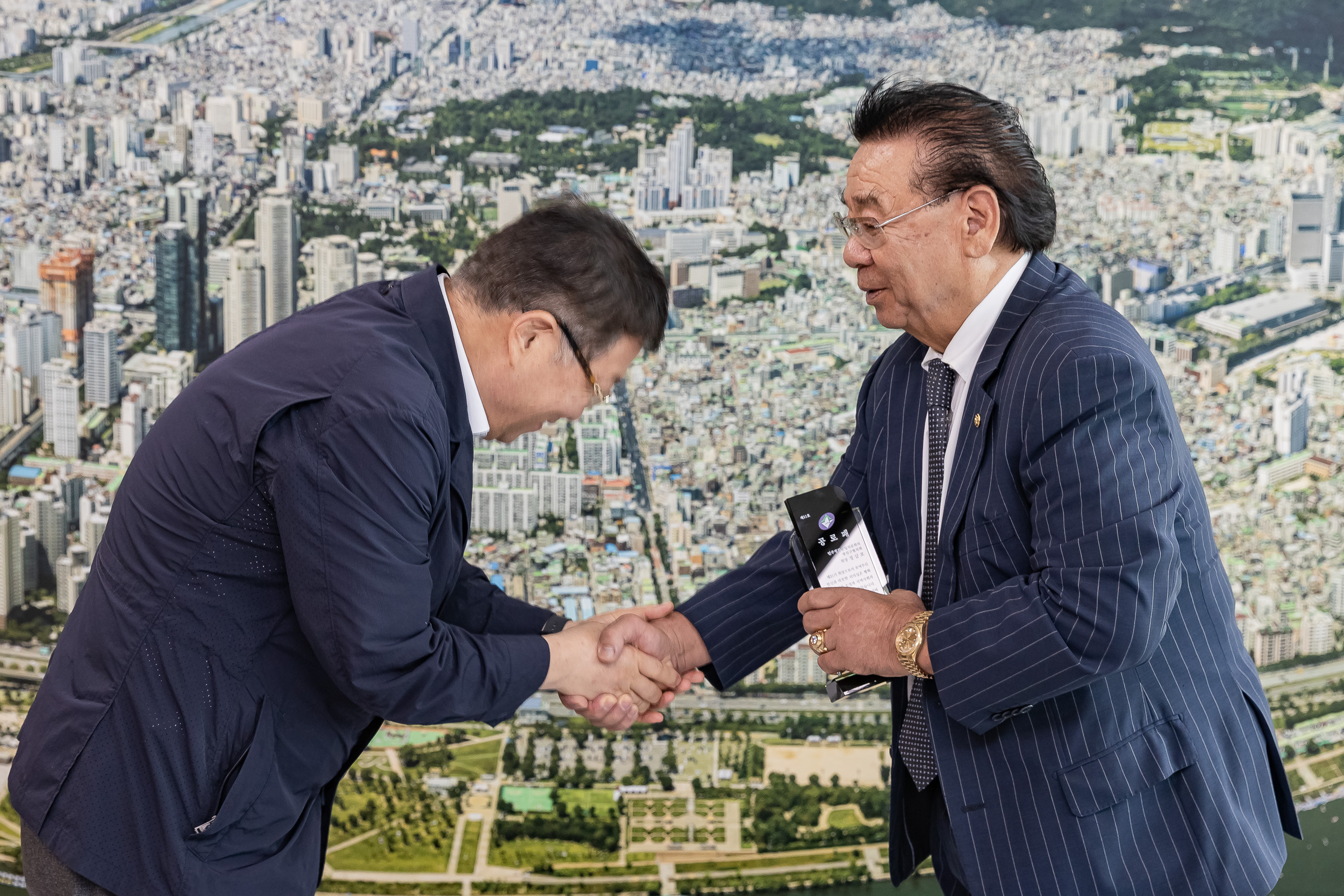 20250826-민주평화통일자문회의 감사패 수여 20250826-8974_L_151400.jpg