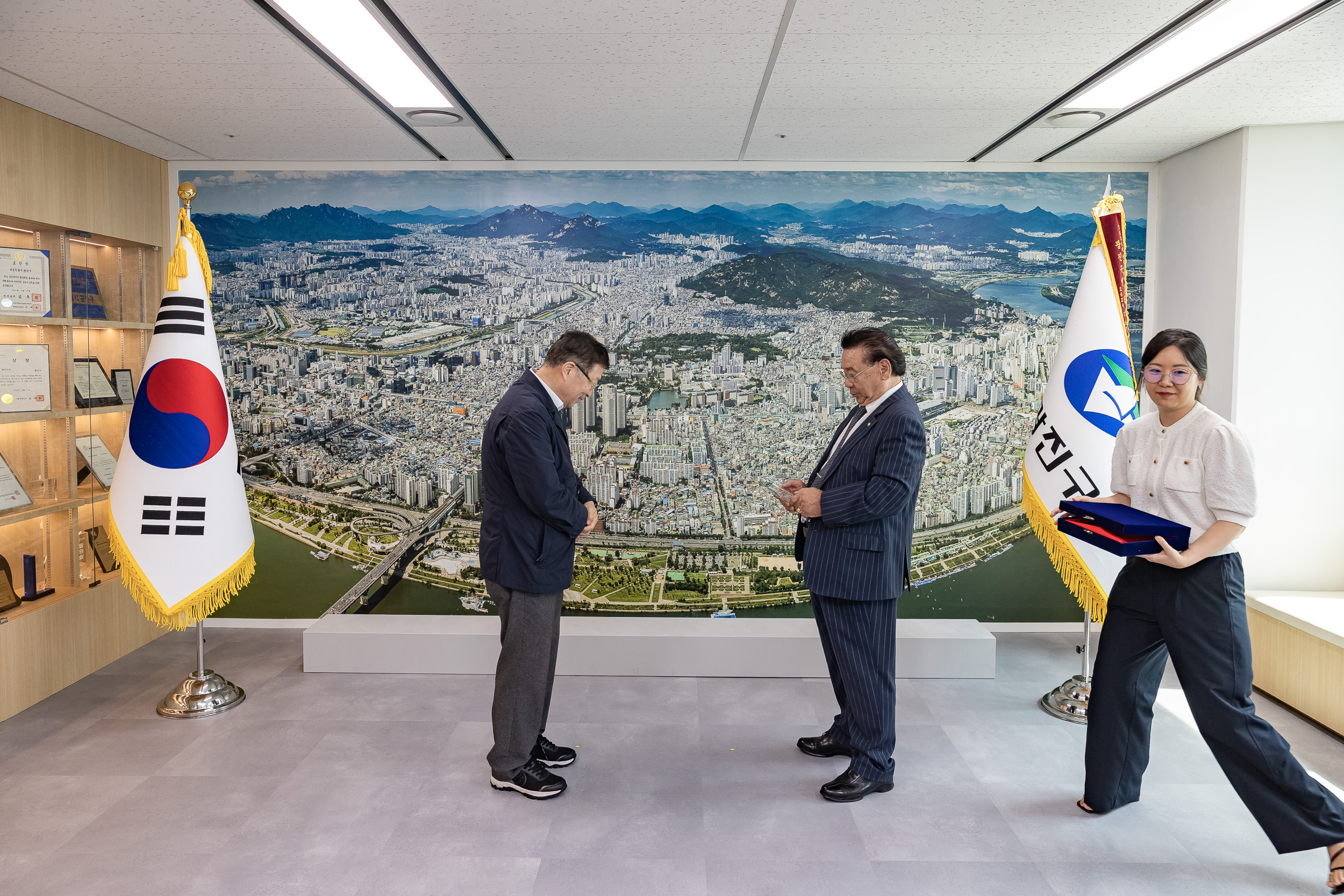 20250826-민주평화통일자문회의 감사패 수여 20250826-8990_L_151401.jpg