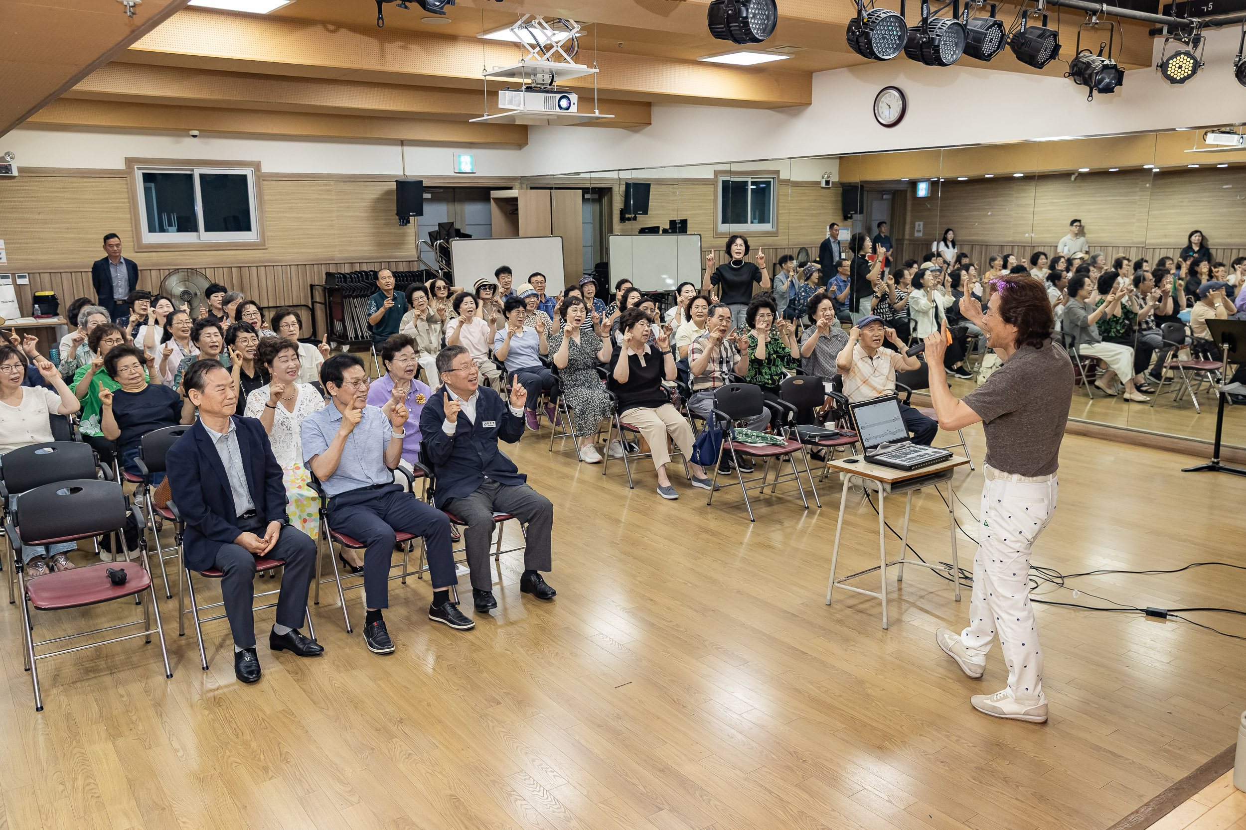 20250711-광진문화원 소통투어 20250711-2746_L_090915.jpg