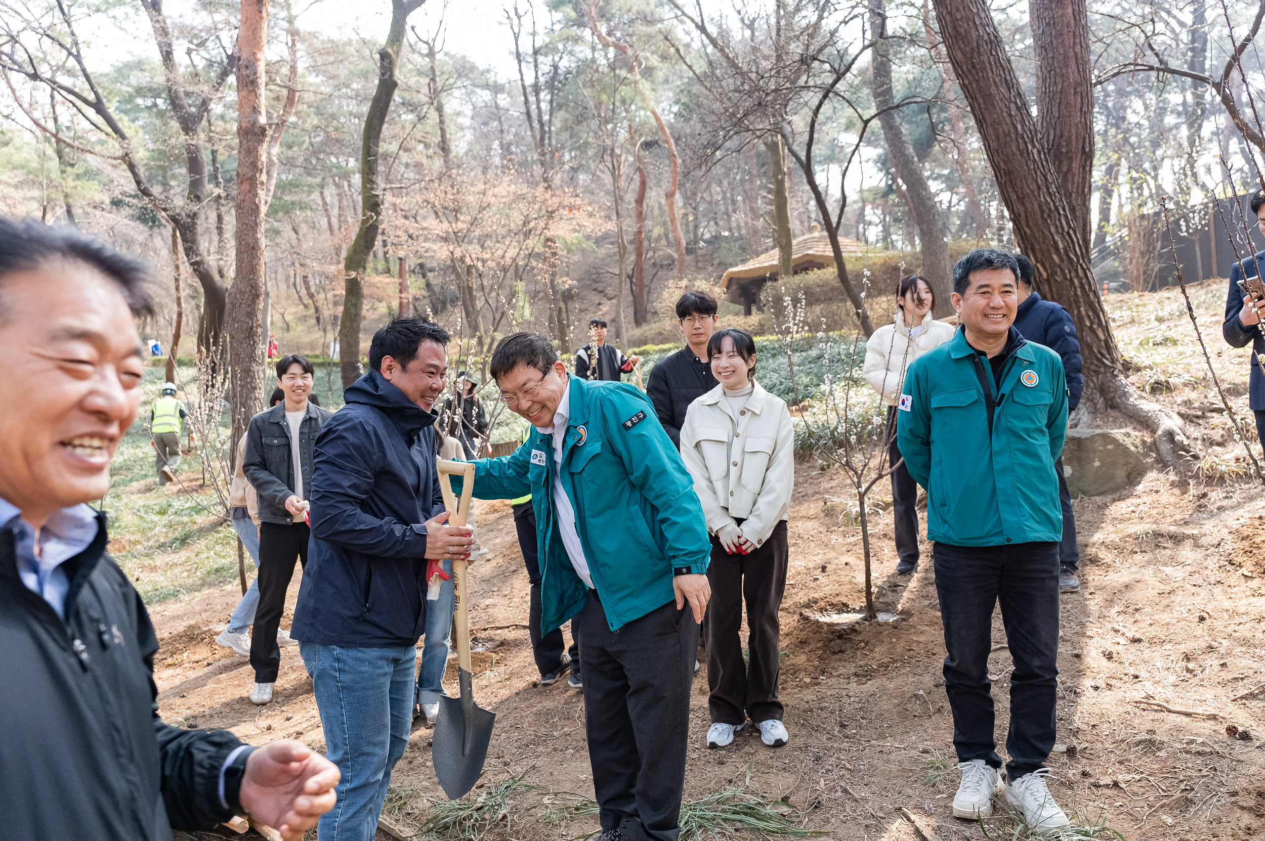 20250404-탄소중립 직원 나무심기 행사(제80회 식목일 기념) 20250404-44432_L_173035.jpg