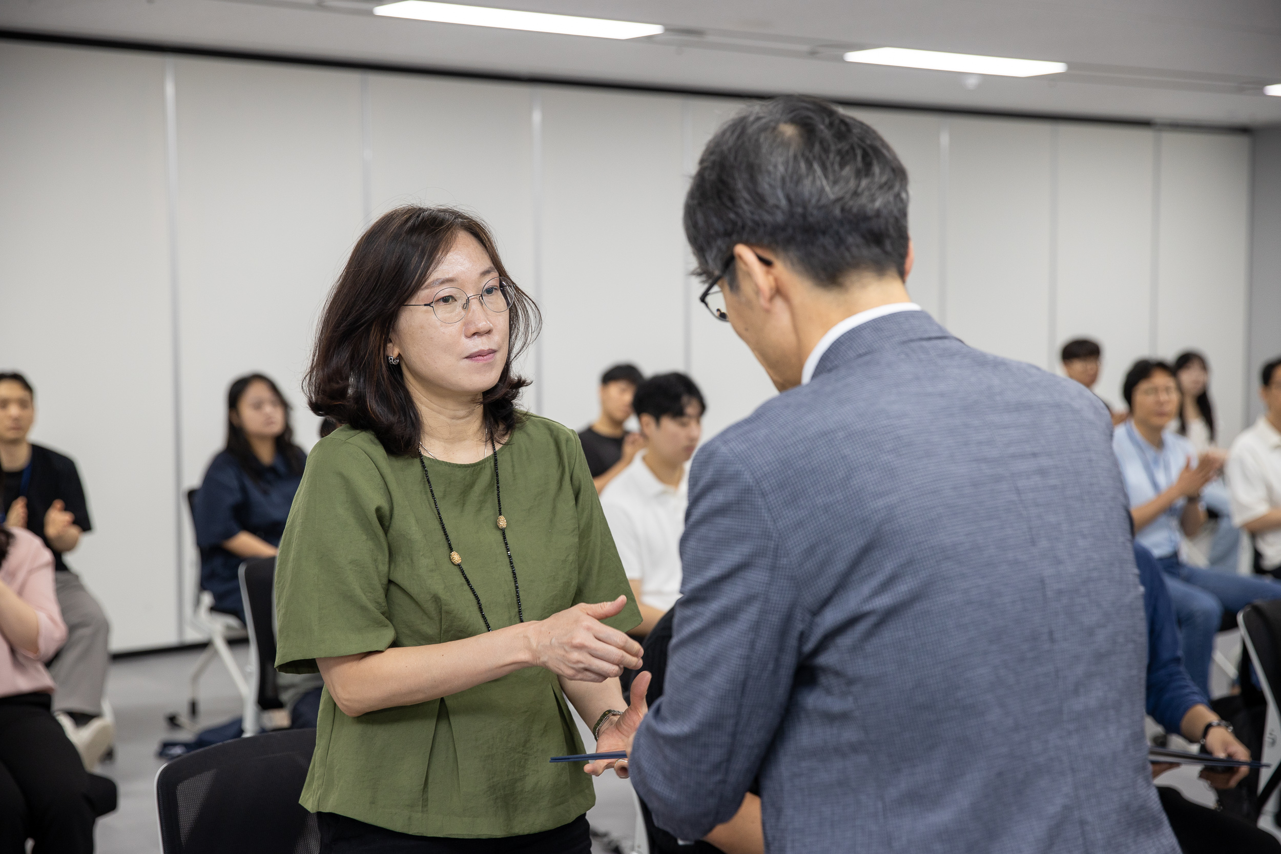 20250717-2025년 하반기 6급이하 과학기술직 정기인사 발령장 수여식 20250717-6352_L_175544.jpg