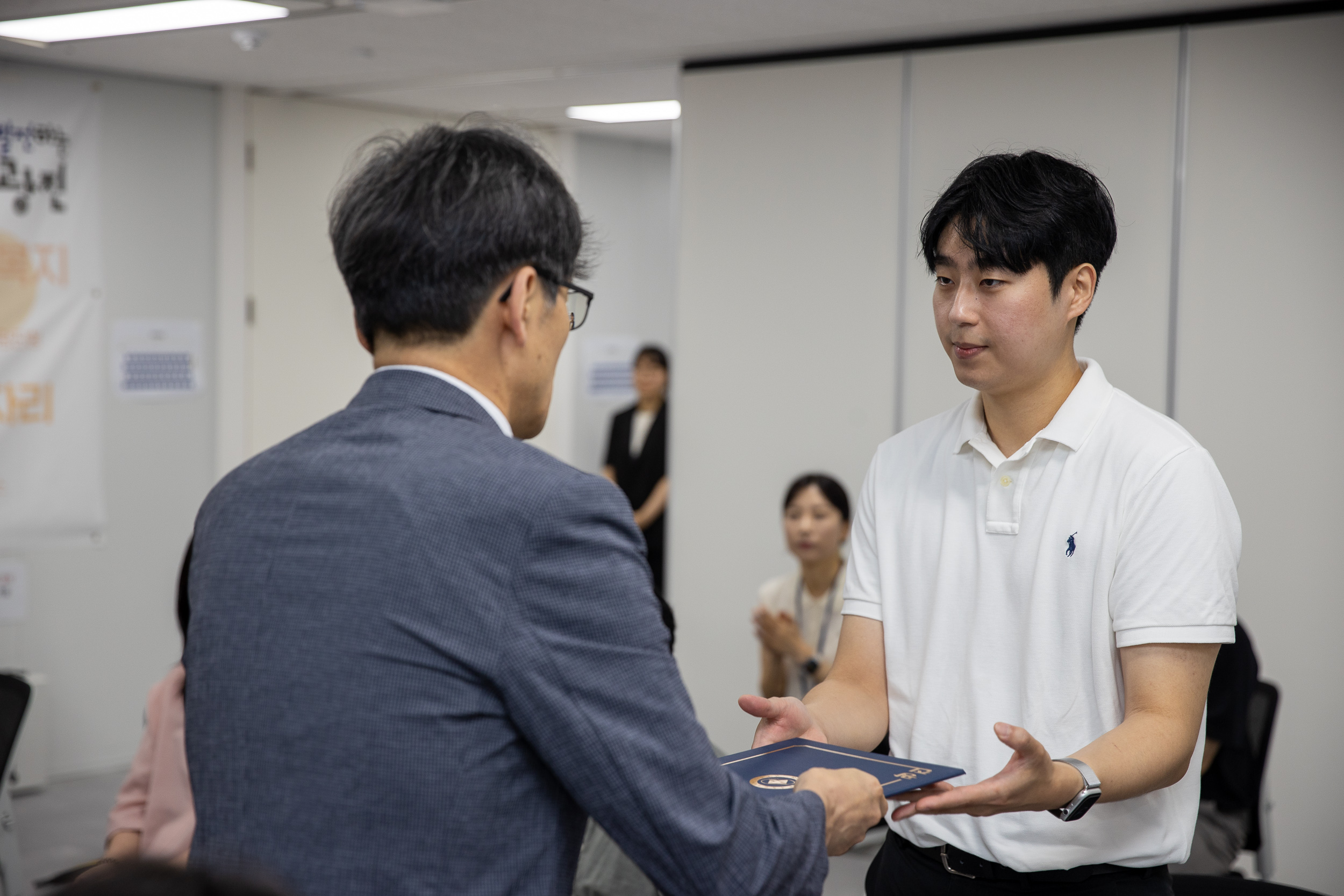 20250717-2025년 하반기 6급이하 과학기술직 정기인사 발령장 수여식 20250717-6396_L_175544.jpg