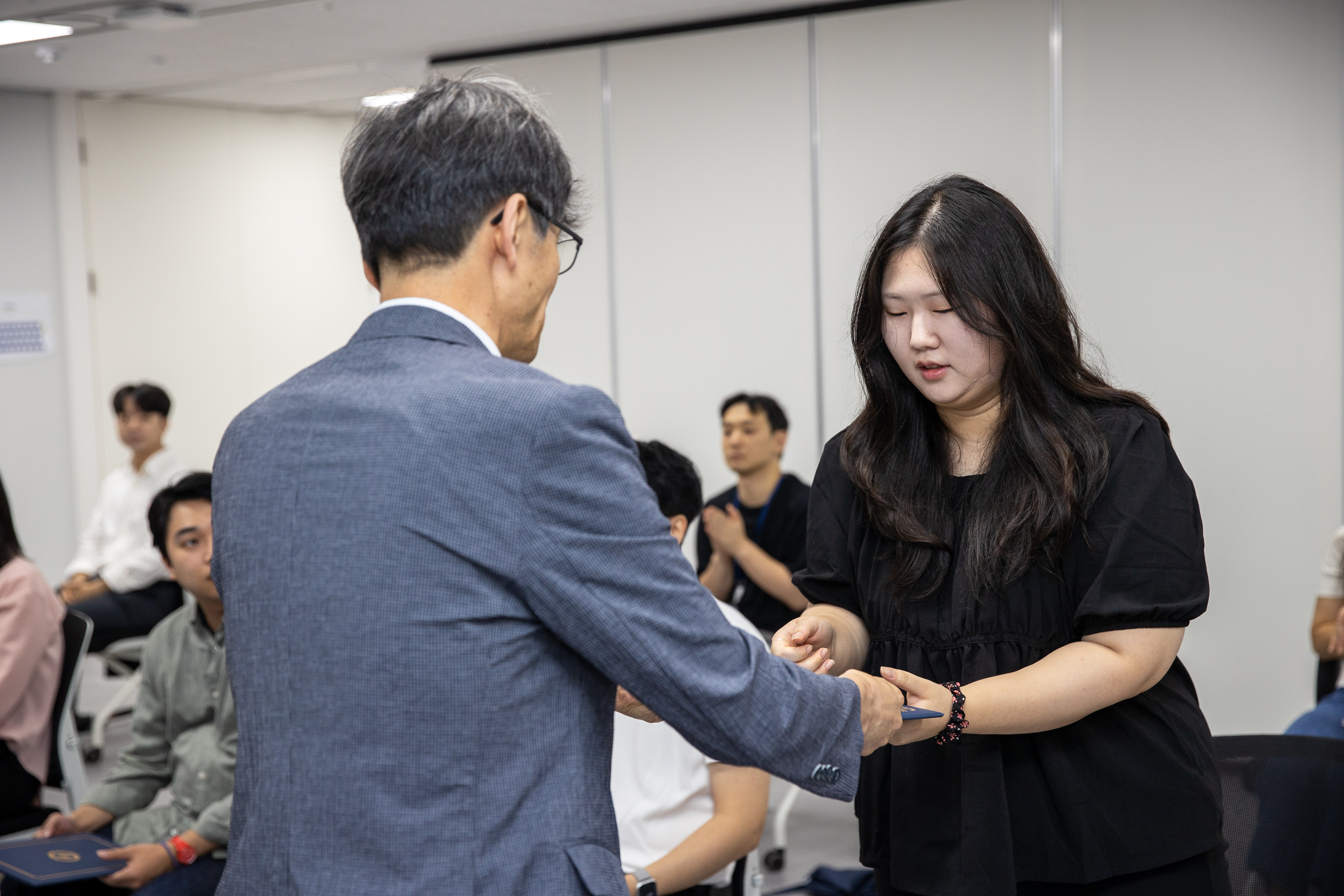 20250717-2025년 하반기 6급이하 과학기술직 정기인사 발령장 수여식 20250717-6405_L_175544.jpg