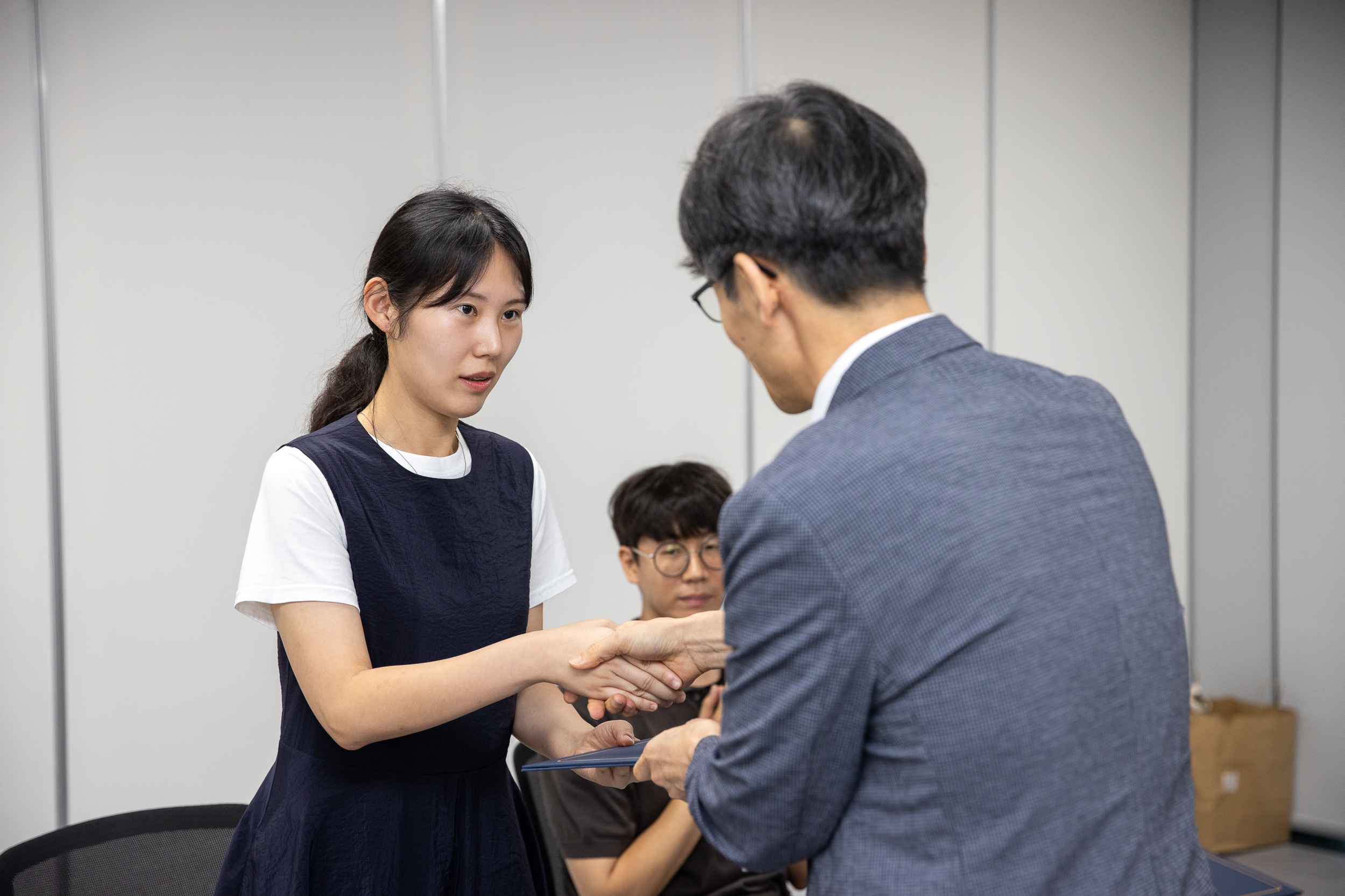 20250717-2025년 하반기 6급이하 과학기술직 정기인사 발령장 수여식 20250717-6460_L_175544.jpg