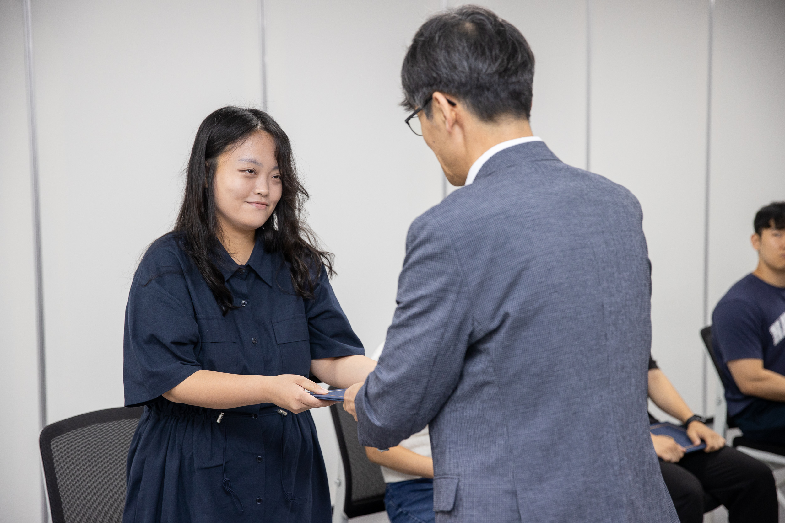 20250717-2025년 하반기 6급이하 과학기술직 정기인사 발령장 수여식 20250717-6491_L_175544.jpg