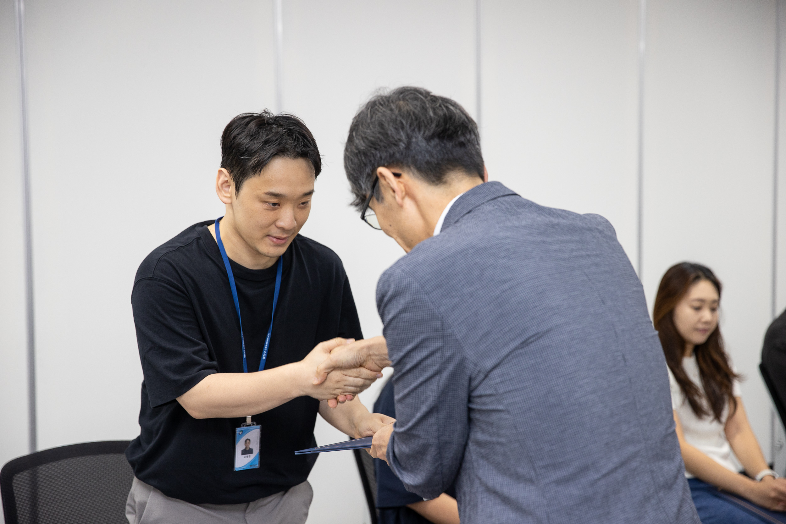 20250717-2025년 하반기 6급이하 과학기술직 정기인사 발령장 수여식 20250717-6503_L_175544.jpg