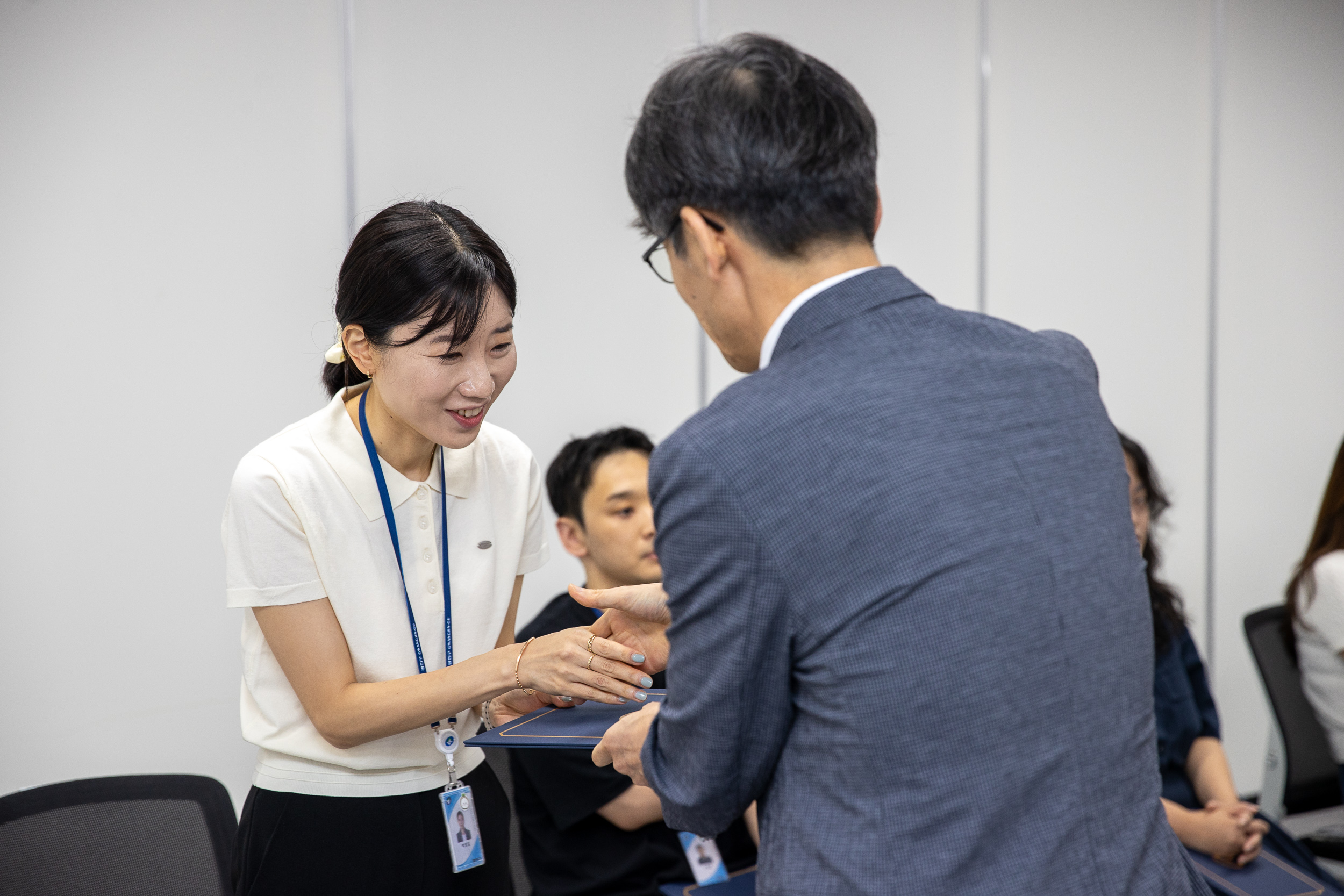 20250717-2025년 하반기 6급이하 과학기술직 정기인사 발령장 수여식 20250717-6515_L_175544.jpg