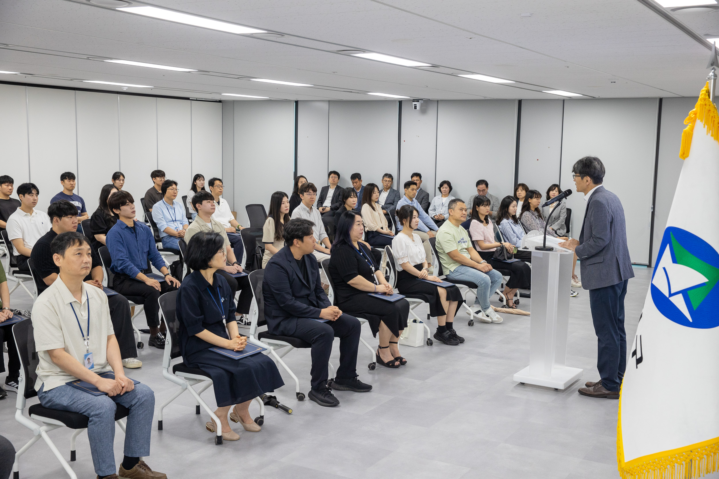 20250717-2025년 하반기 6급이하 과학기술직 정기인사 발령장 수여식 20250717-6554_L_175545.jpg