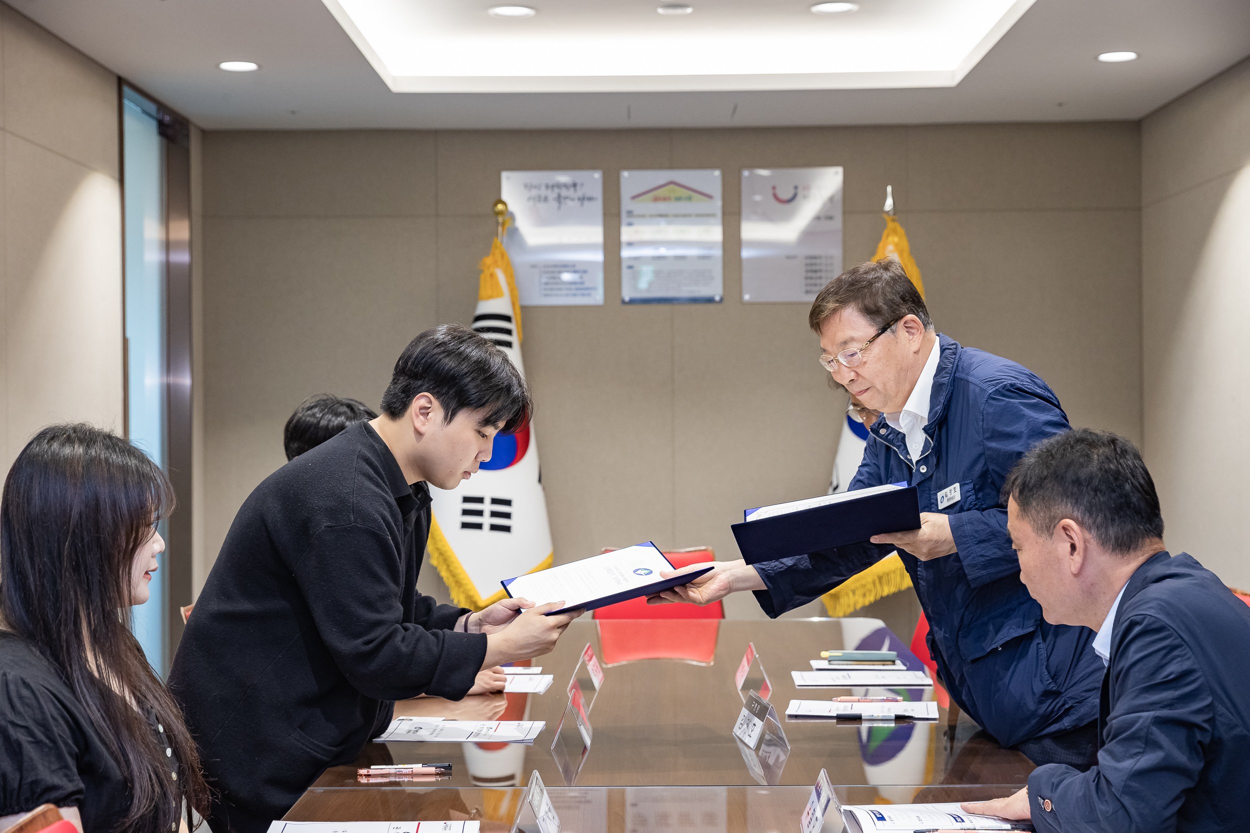 20250611-건국대학교 총학생회 청춘대로 축제 업무협약 20250611-102066_L_143731.jpg