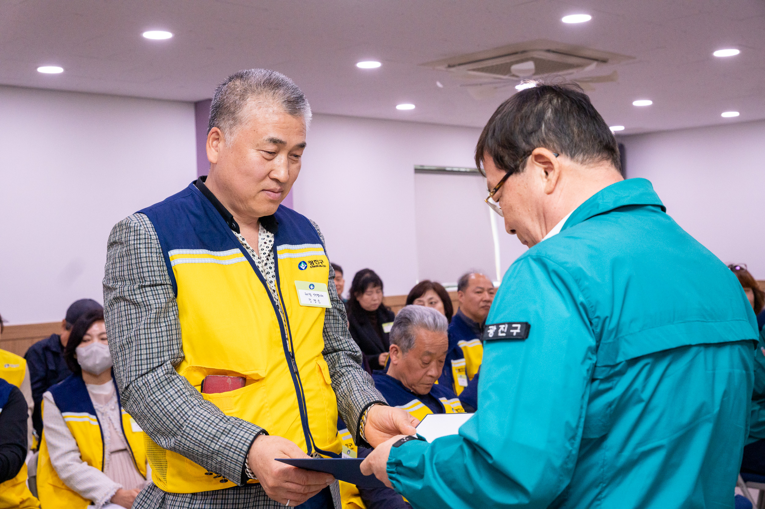 20250502-동 안전협의체 위촉장 수여식 및 역량강화교육 20250502-68849_L_204458.jpg