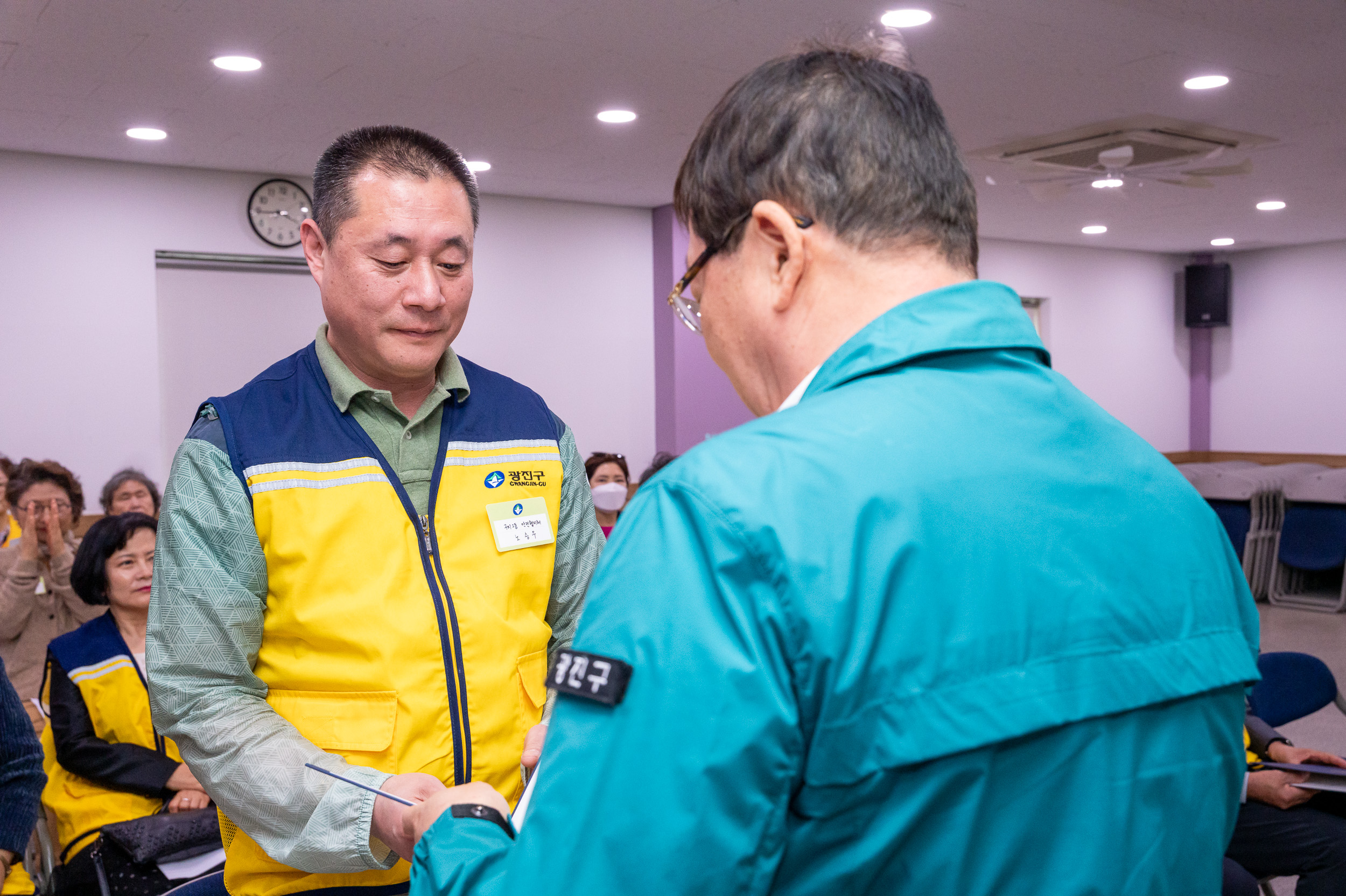20250502-동 안전협의체 위촉장 수여식 및 역량강화교육 20250502-68865_L_204458.jpg