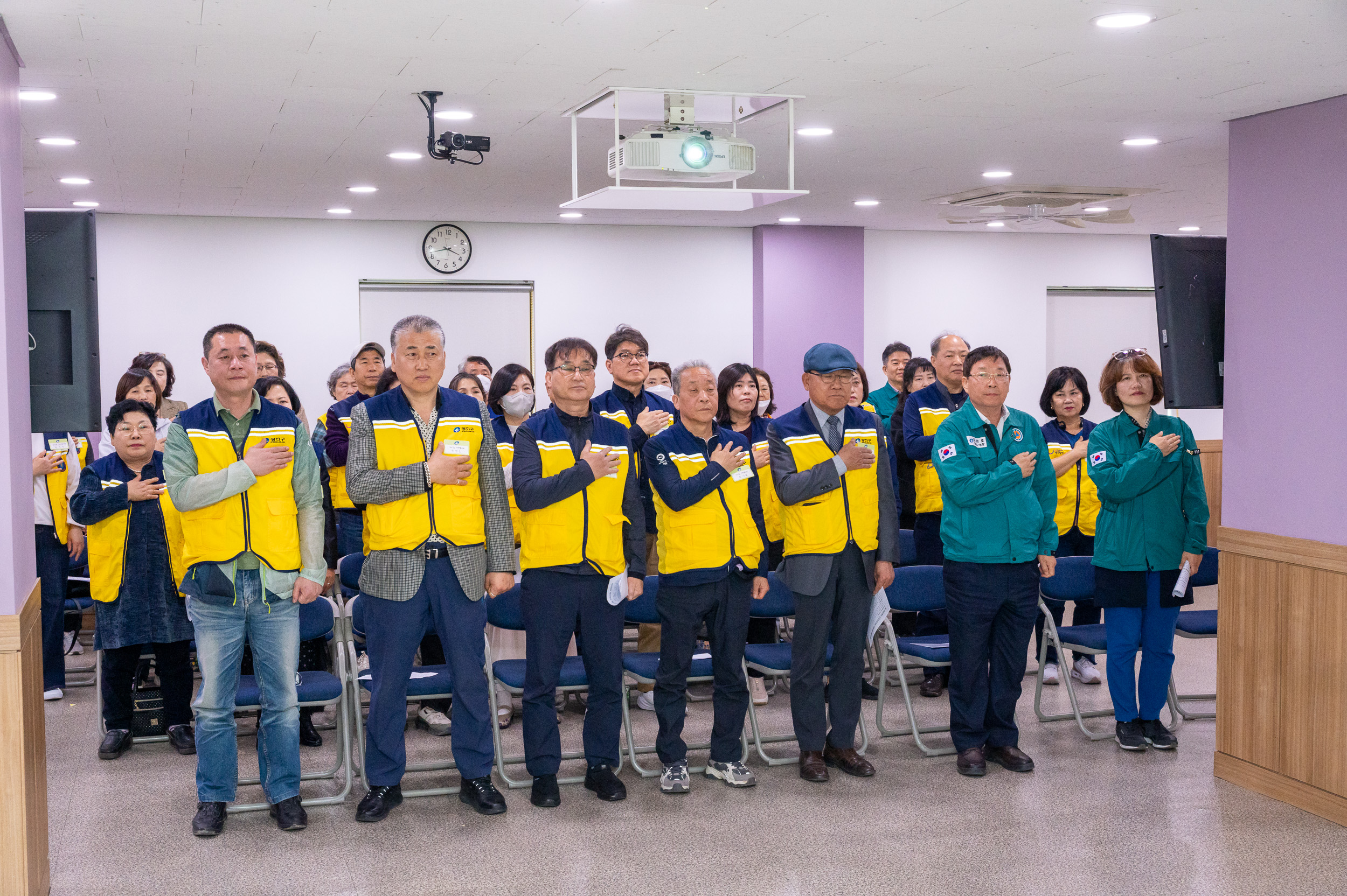 20250502-동 안전협의체 위촉장 수여식 및 역량강화교육 20250502-68817_L_204457.jpg