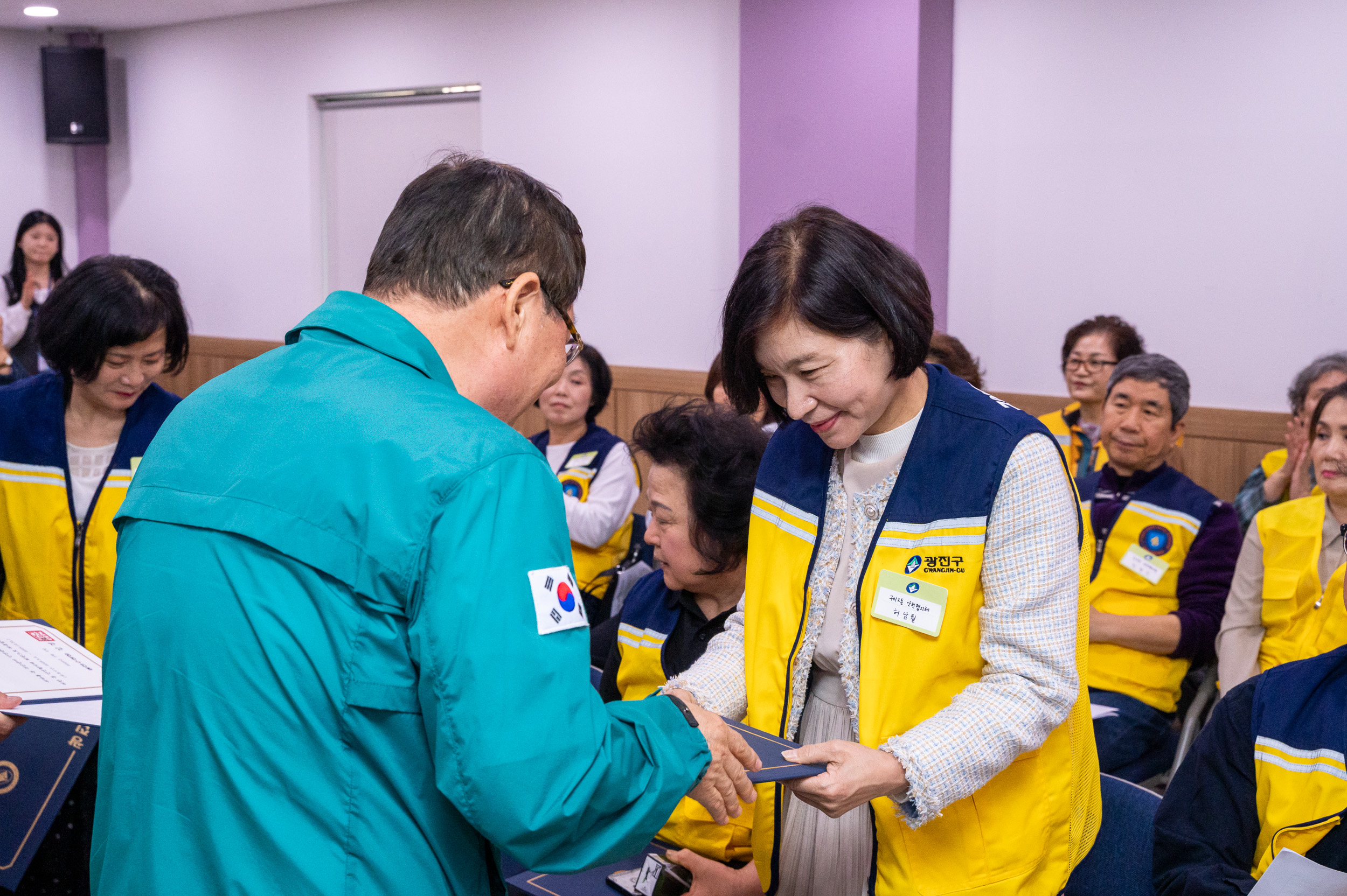 20250502-동 안전협의체 위촉장 수여식 및 역량강화교육 20250502-68908_L_204458.jpg