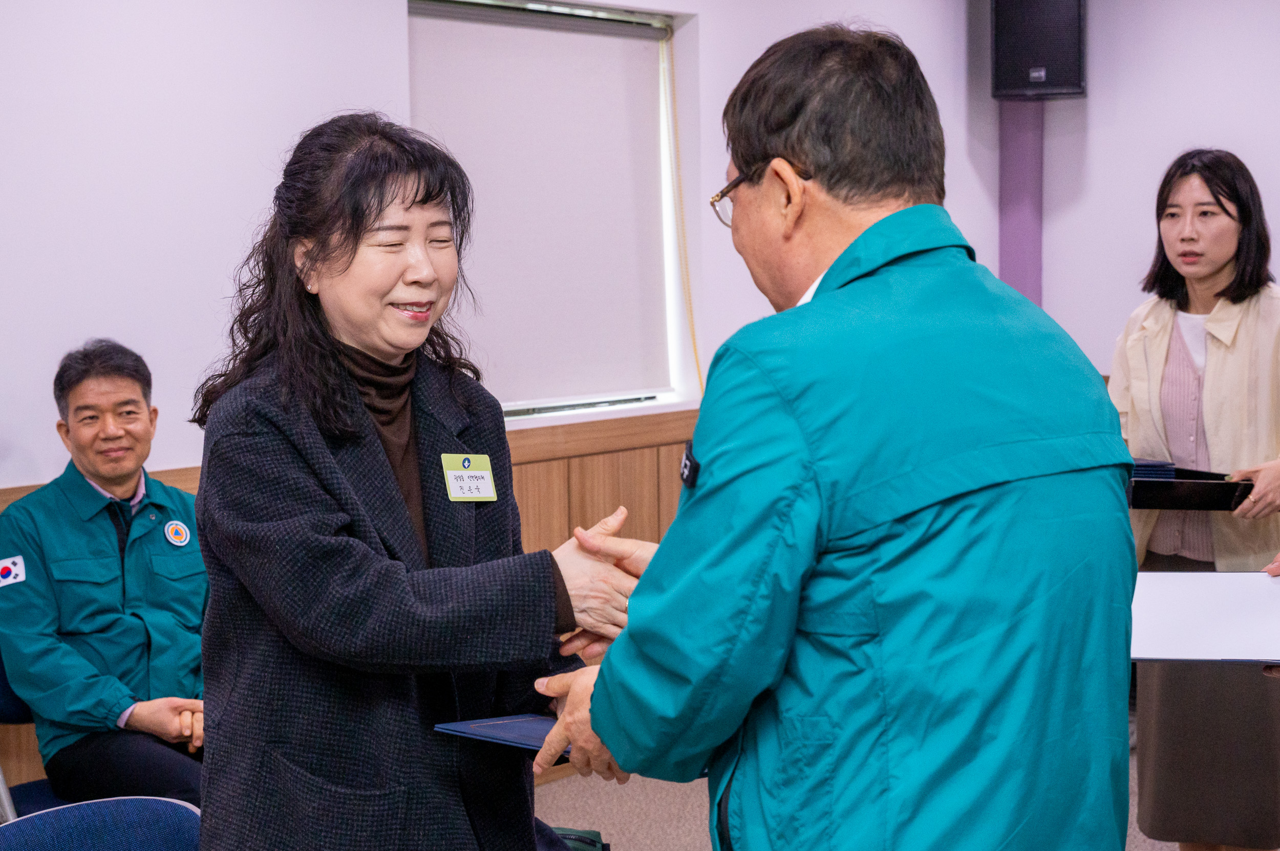 20250502-동 안전협의체 위촉장 수여식 및 역량강화교육 20250502-68964_L_204459.jpg