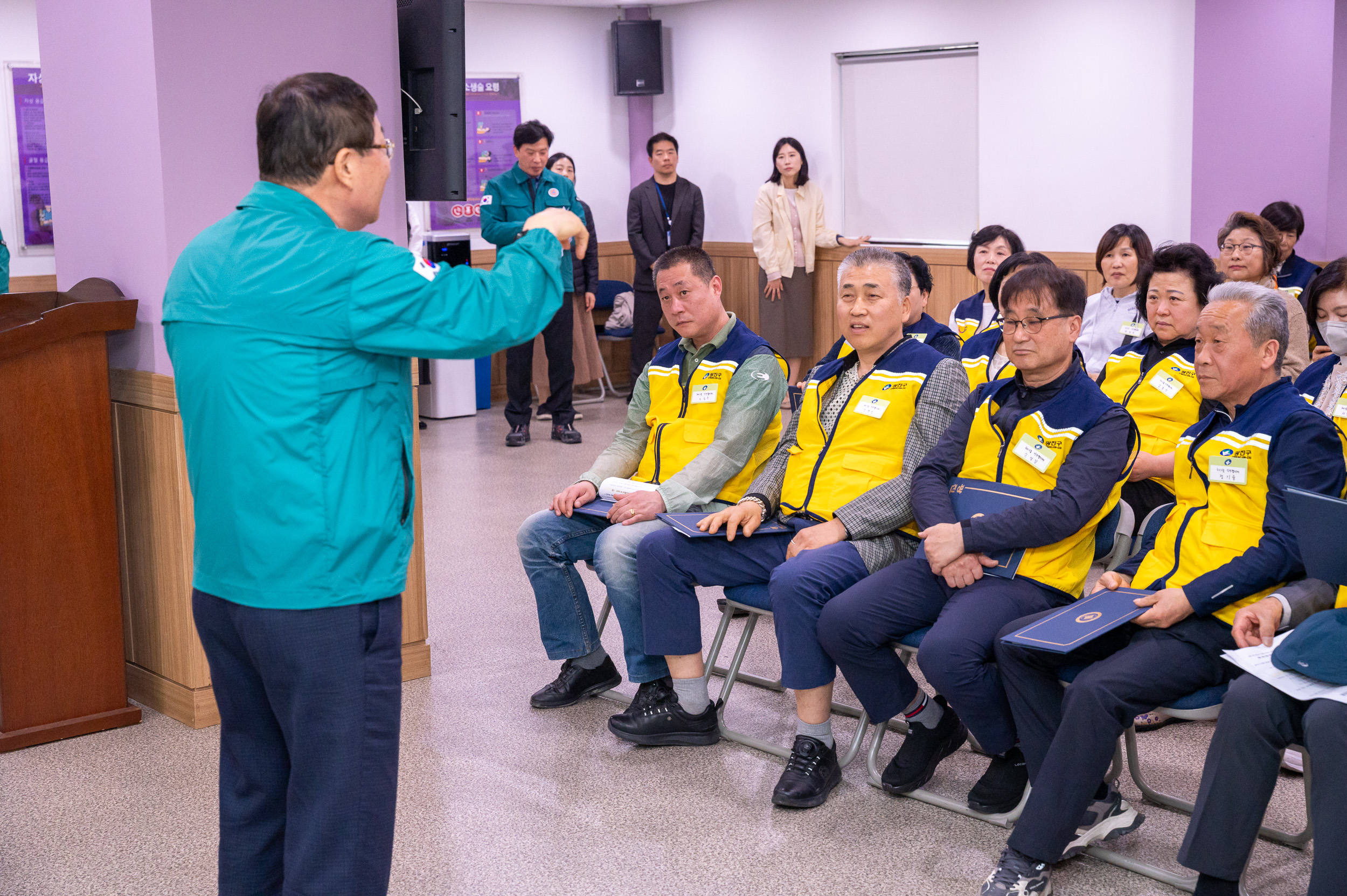 20250502-동 안전협의체 위촉장 수여식 및 역량강화교육 20250502-69214_L_204500.jpg
