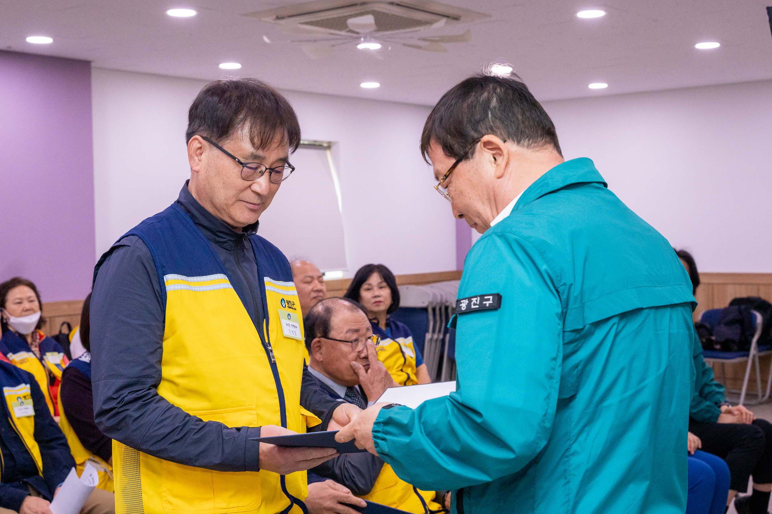 20250502-동 안전협의체 위촉장 수여식 및 역량강화교육 20250502-68841_L_204458.jpg