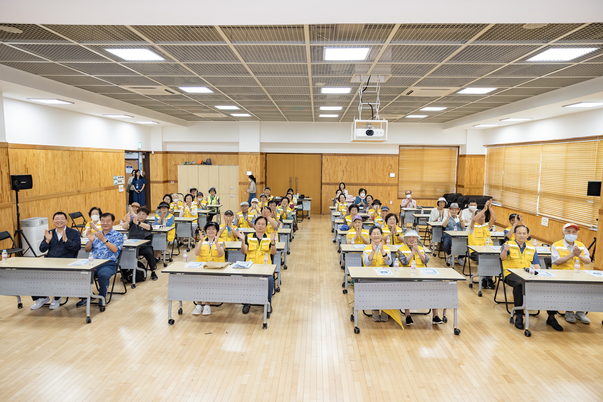 20250716-노인일자리 참여자 건강 및 안전교육 20250716-5814_L_175045.jpg