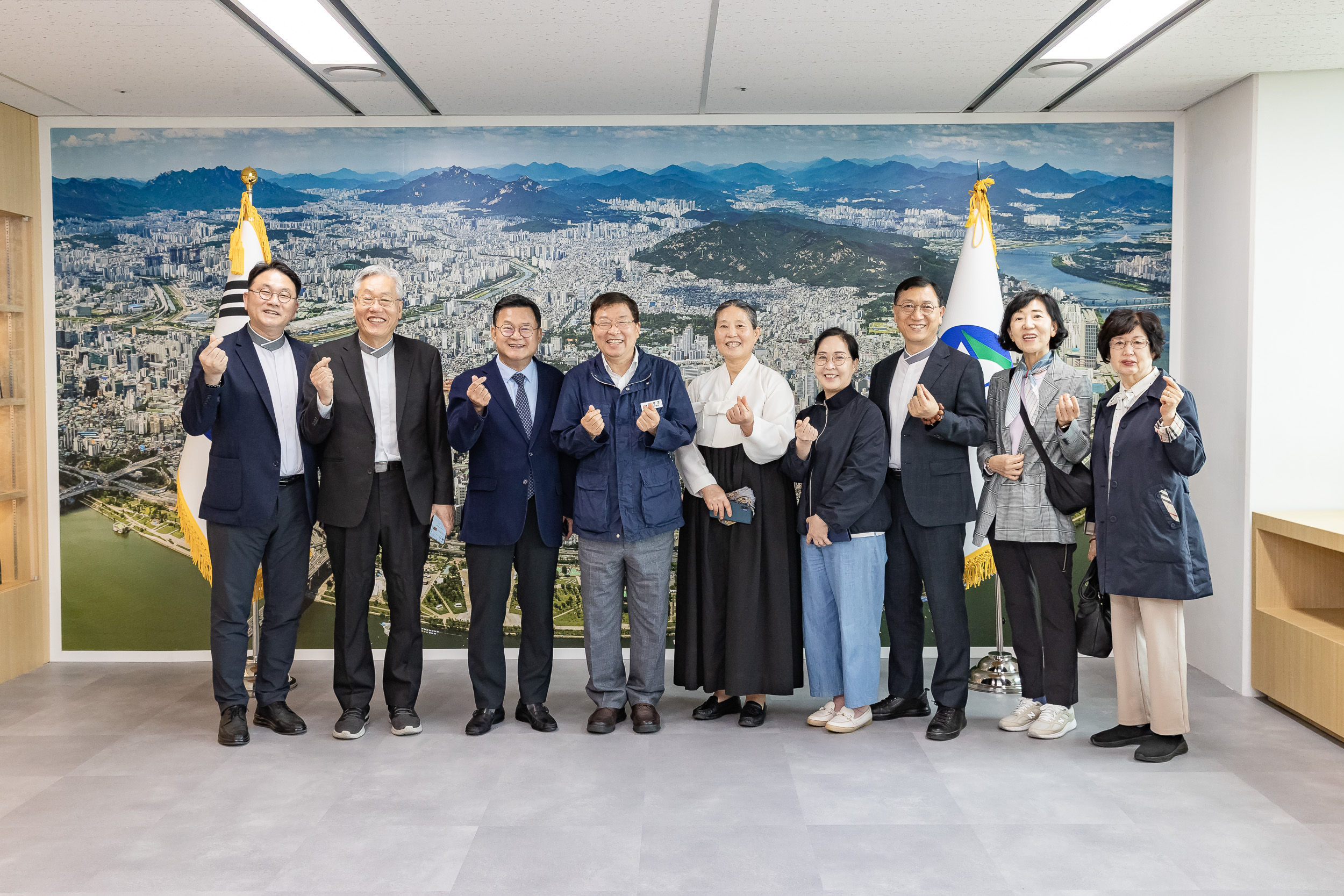 20250519-원불교 중곡교당-구의교당 커피차 제공 20250519-79726_L_172315.jpg